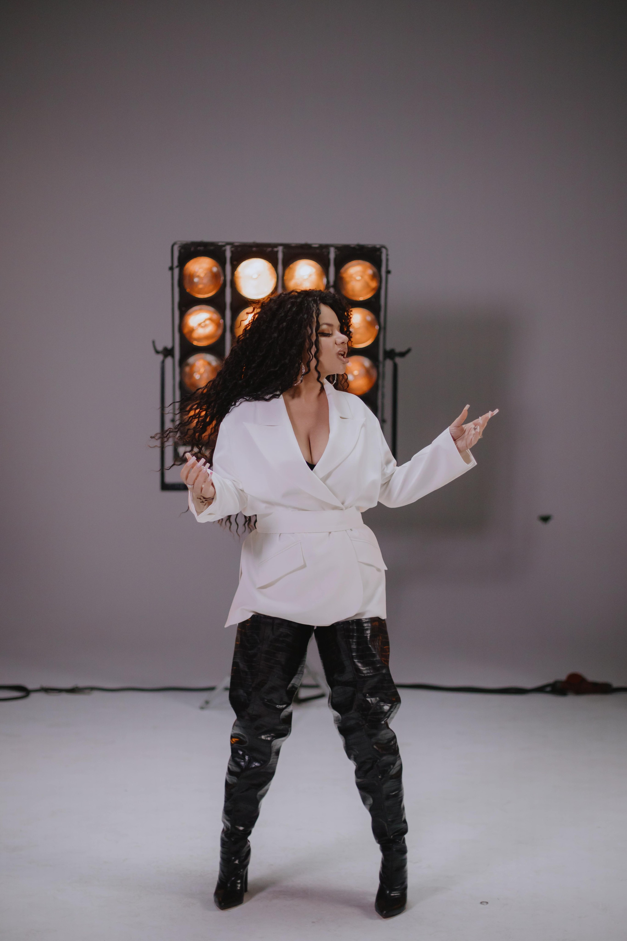 Съемка клипа Юлианны Карауловой и Бьянки. Фотограф в Москве и Санкт-Петербурге Дарина