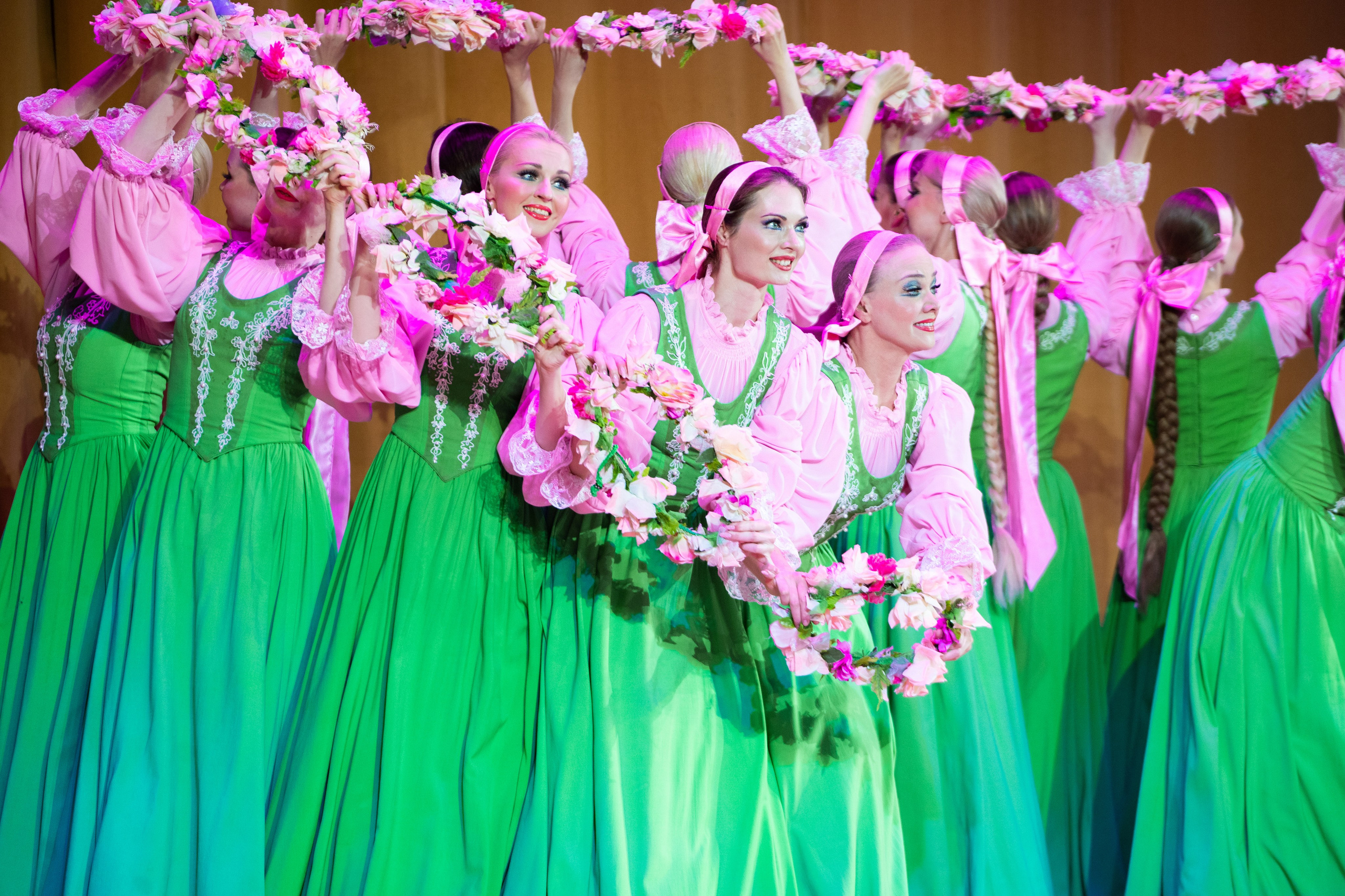 Ансамбль «Берёзка» им. Н. С. Надеждиной. Фотограф Николай Костюк