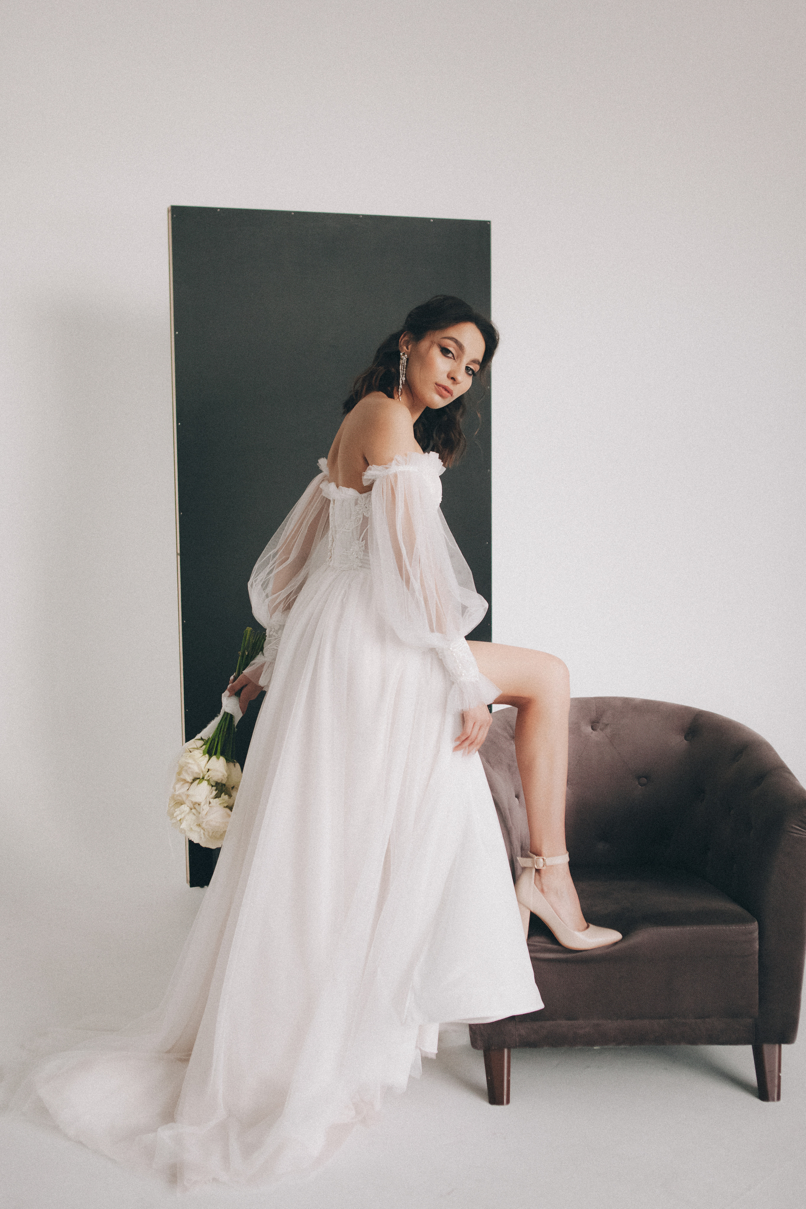 Свадебная фотосессия зимой в студии Москва. Свадебное фото и видео Москва Кристина Музыка