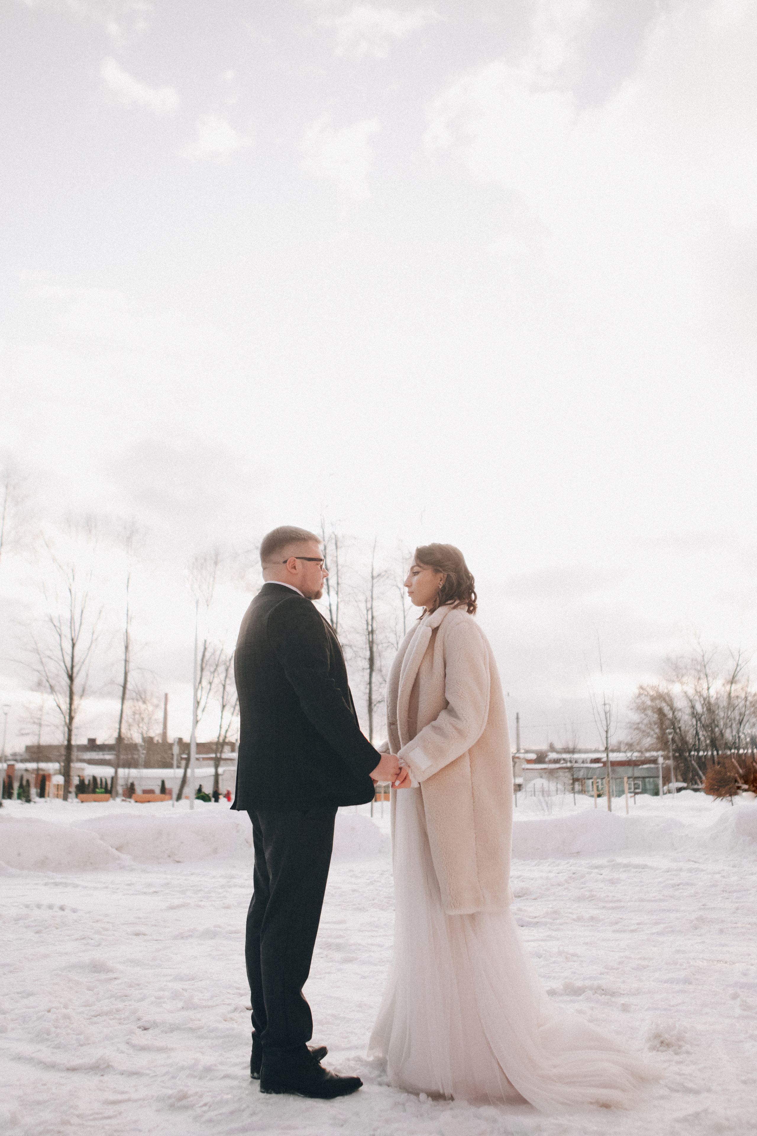 Свадебная фотосессия зимой в студии Москва. Свадебное фото и видео Москва Кристина Музыка