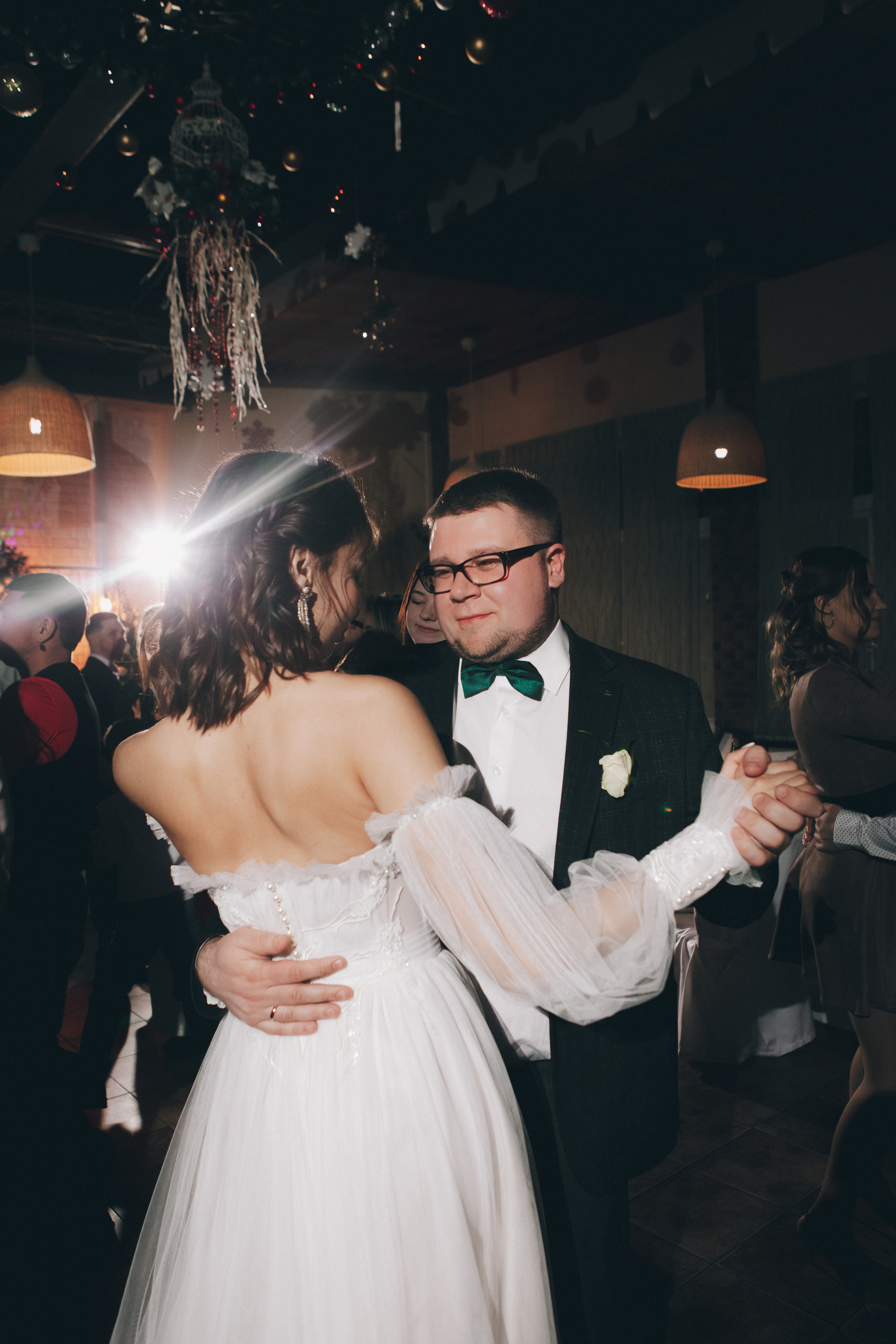 Свадебная фотосессия зимой в студии Москва. Свадебное фото и видео Москва Кристина Музыка