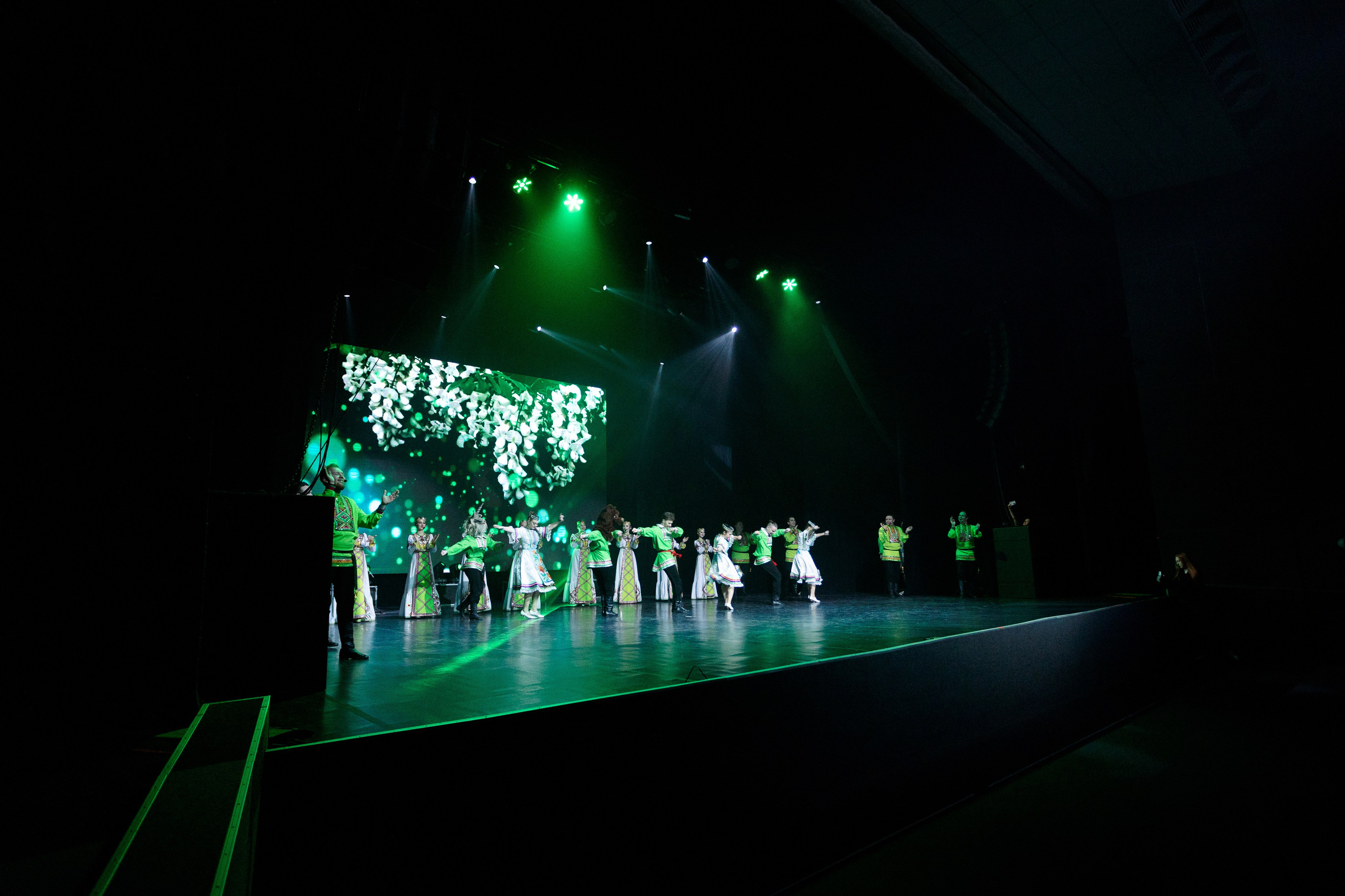 РЕПОРТАЖ: НОВЫЙ ГОД В ДК МЕТАЛЛУРГ. Профессиональный фотограф в Ижевске Леша Петров