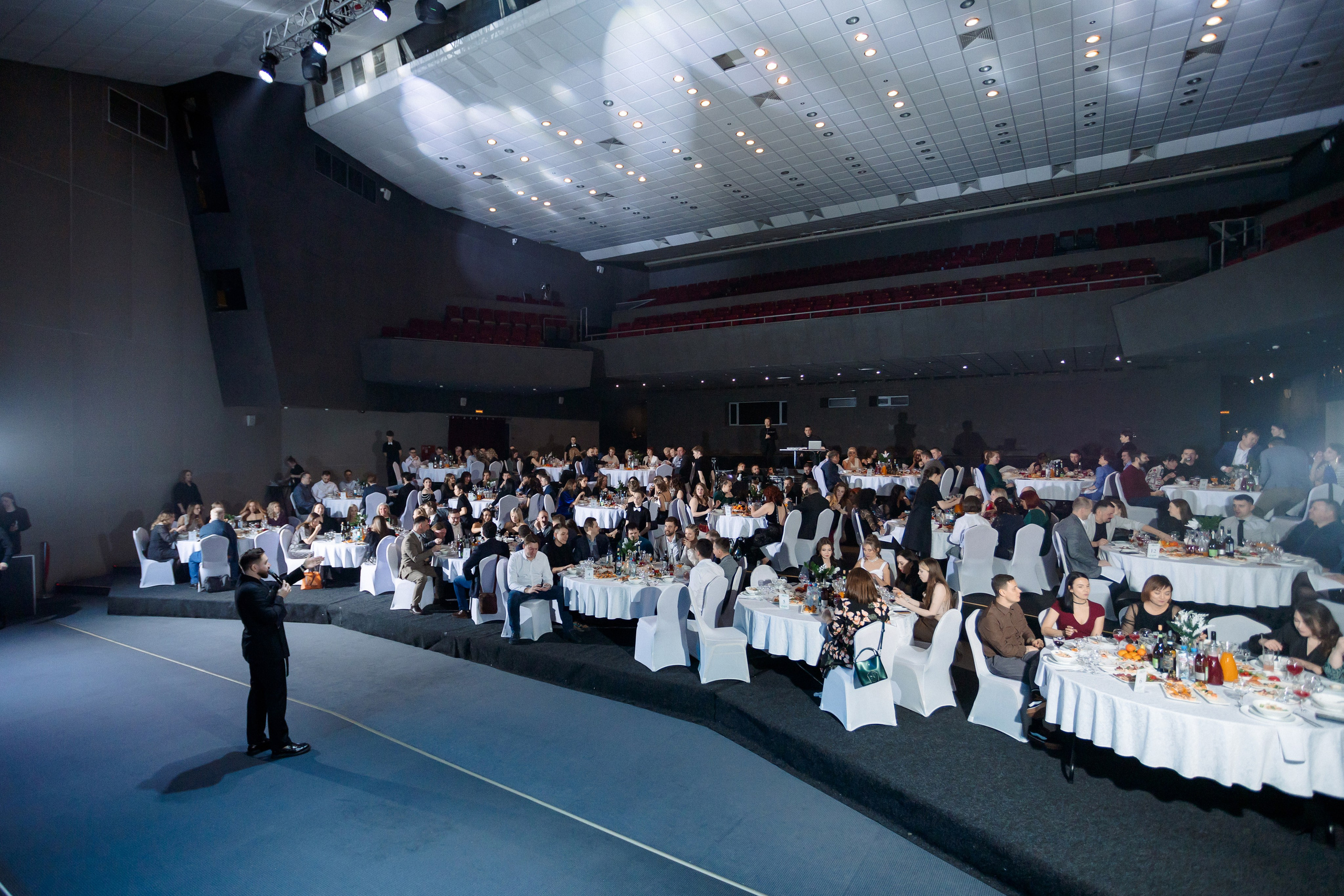 РЕПОРТАЖ: НОВЫЙ ГОД В ДК МЕТАЛЛУРГ. Профессиональный фотограф в Ижевске Леша Петров