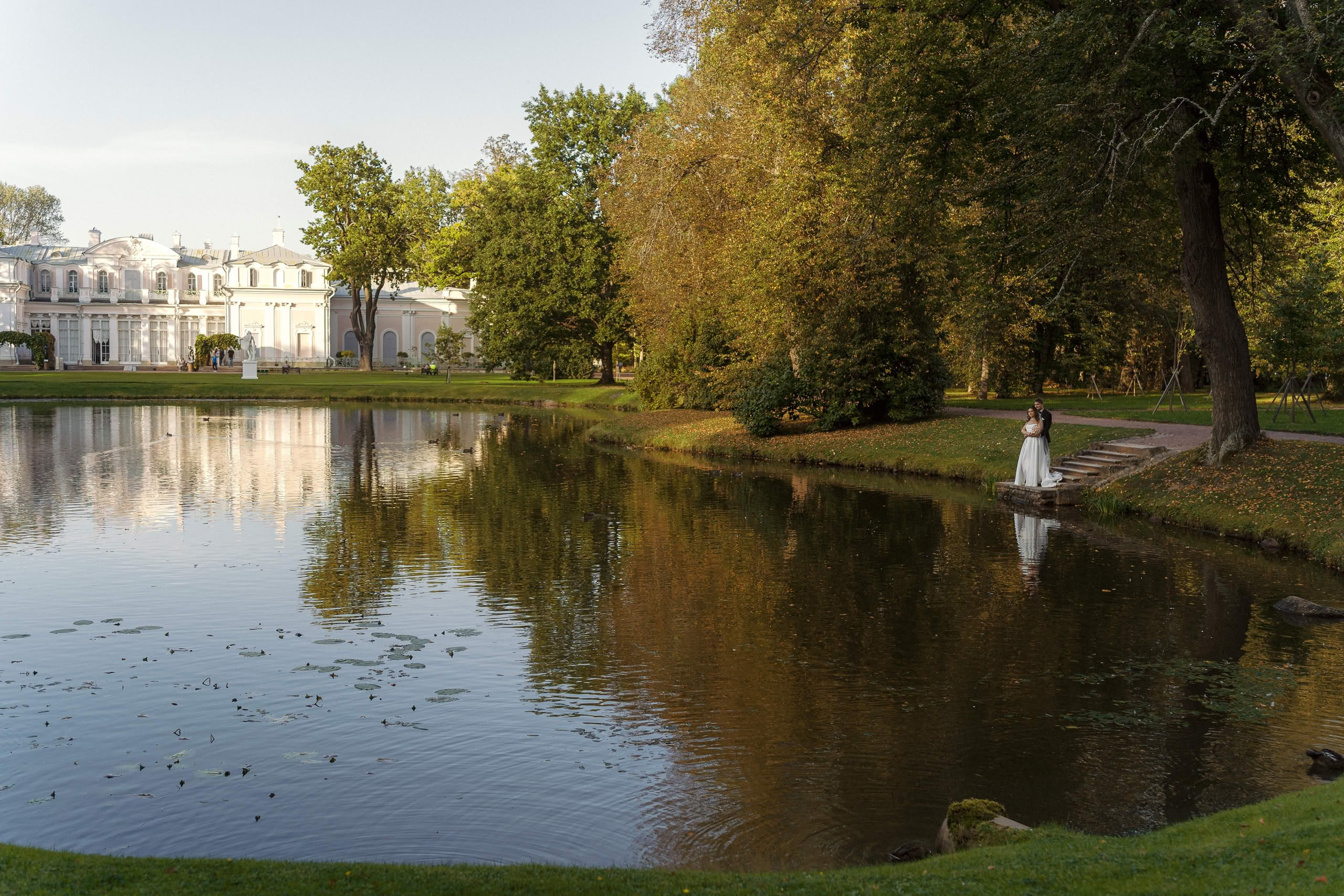 Свадебная прогулка в Ораниенбауме — Саша и Кристина. Свадебный фотограф Дмитрий Родионов — Санкт-Петербург и Ленинградская область