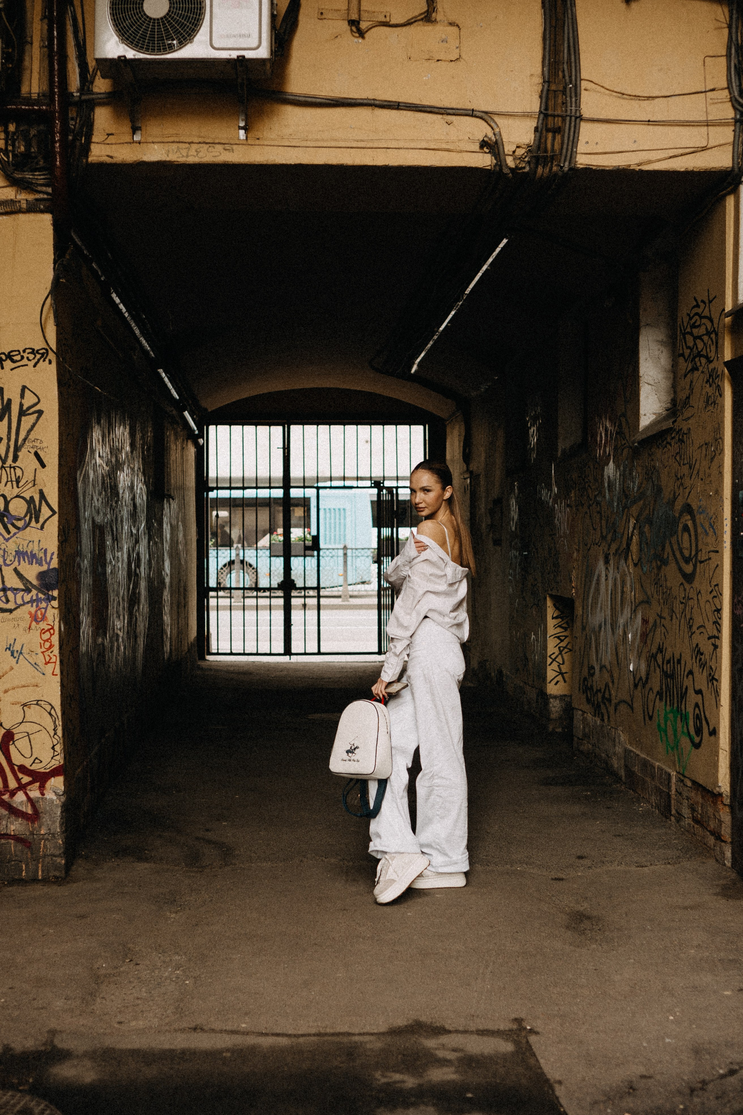 МЫ ГУЛЯЛИ ПРО КРЫШАМ ПИТЕРА. Профессиональный фотограф, Санкт-Петербург — Виктория Богомолова