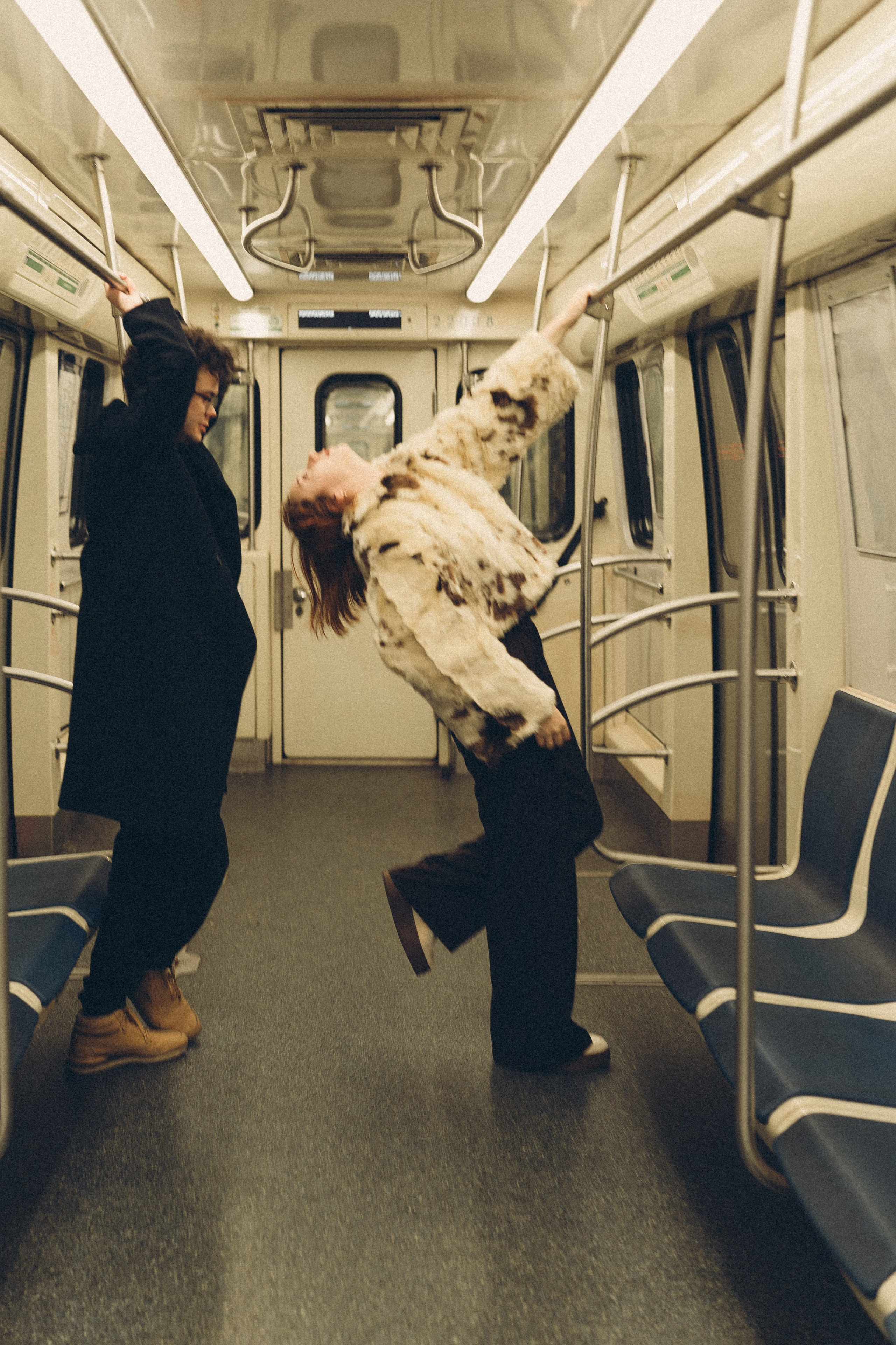 НОВОГОДНЯЯ ФОТОСЕСИИЯ ПАРЫ В МЕТРО ЛЮБОВЬ. Профессиональный фотограф, Санкт-Петербург — Виктория Богомолова