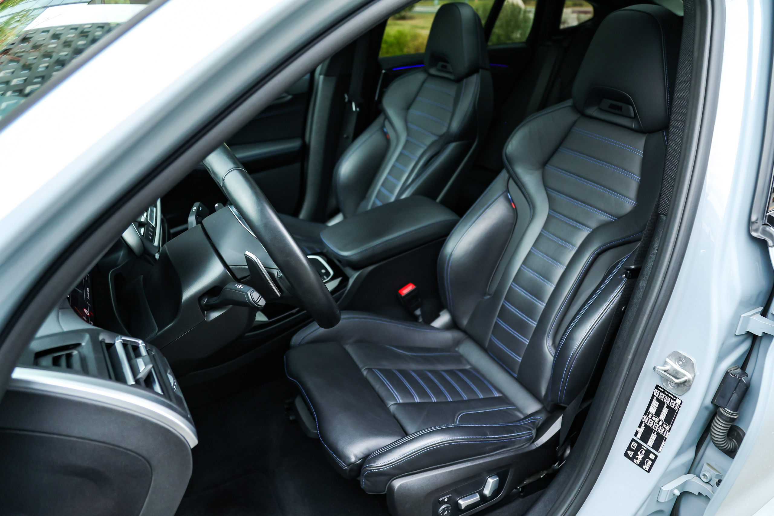 2021 BMW X4. Mixturecaptures