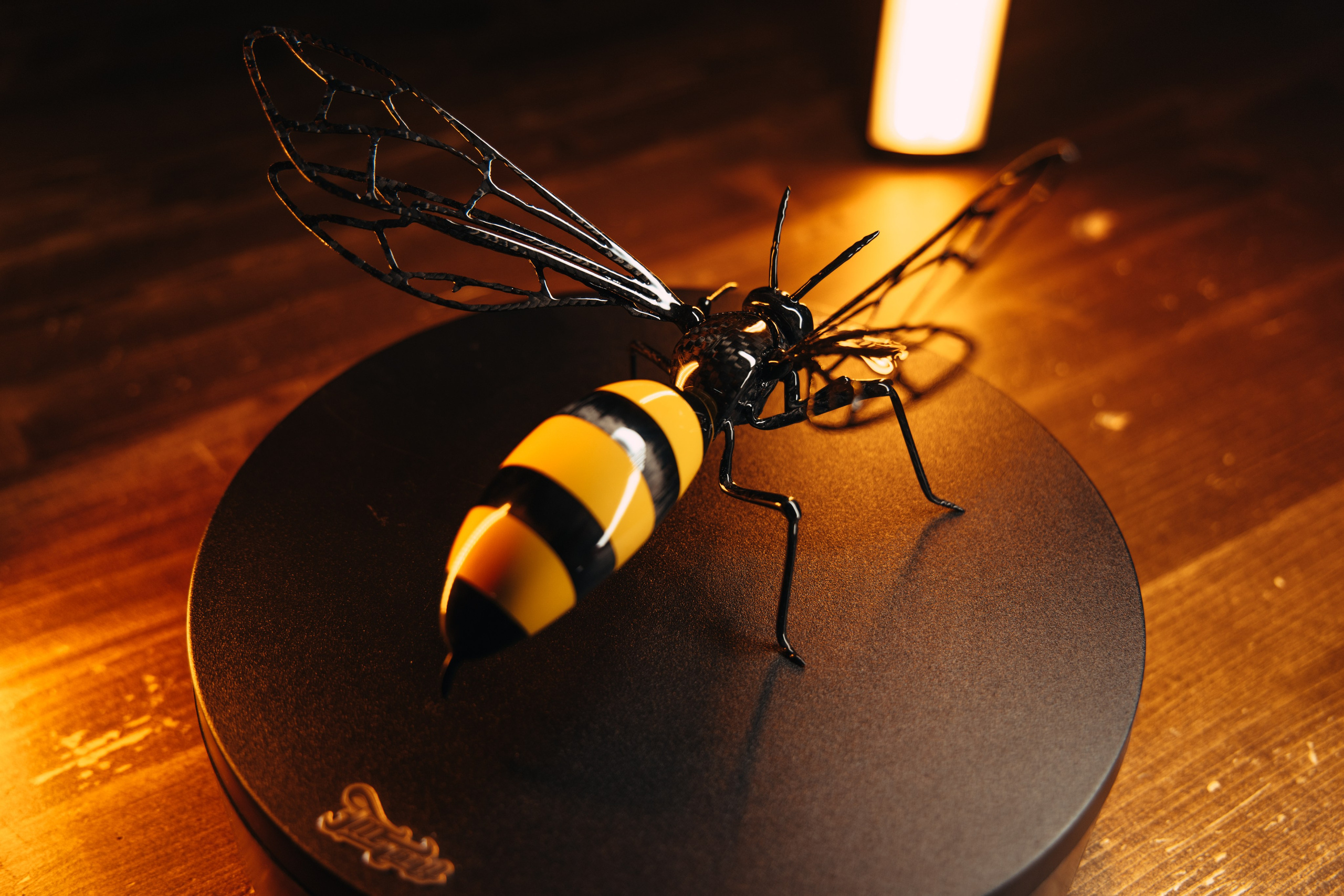 Оса из разных видов карбона, полностью ручная работа. DeLorein