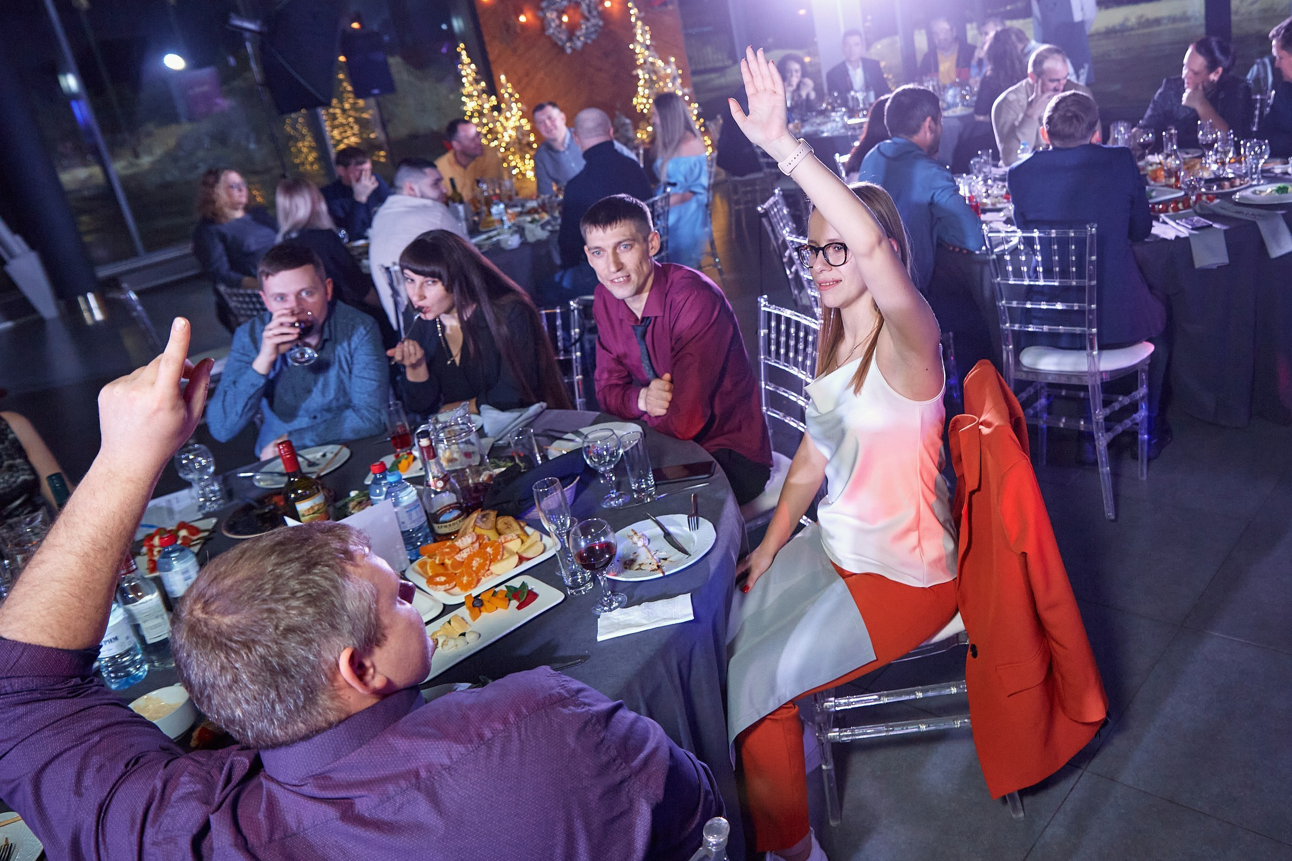 Транс-Инвест / Новогодний корпоратив на территории автосалона. Антон Артюшин, портретный фотограф. Москва