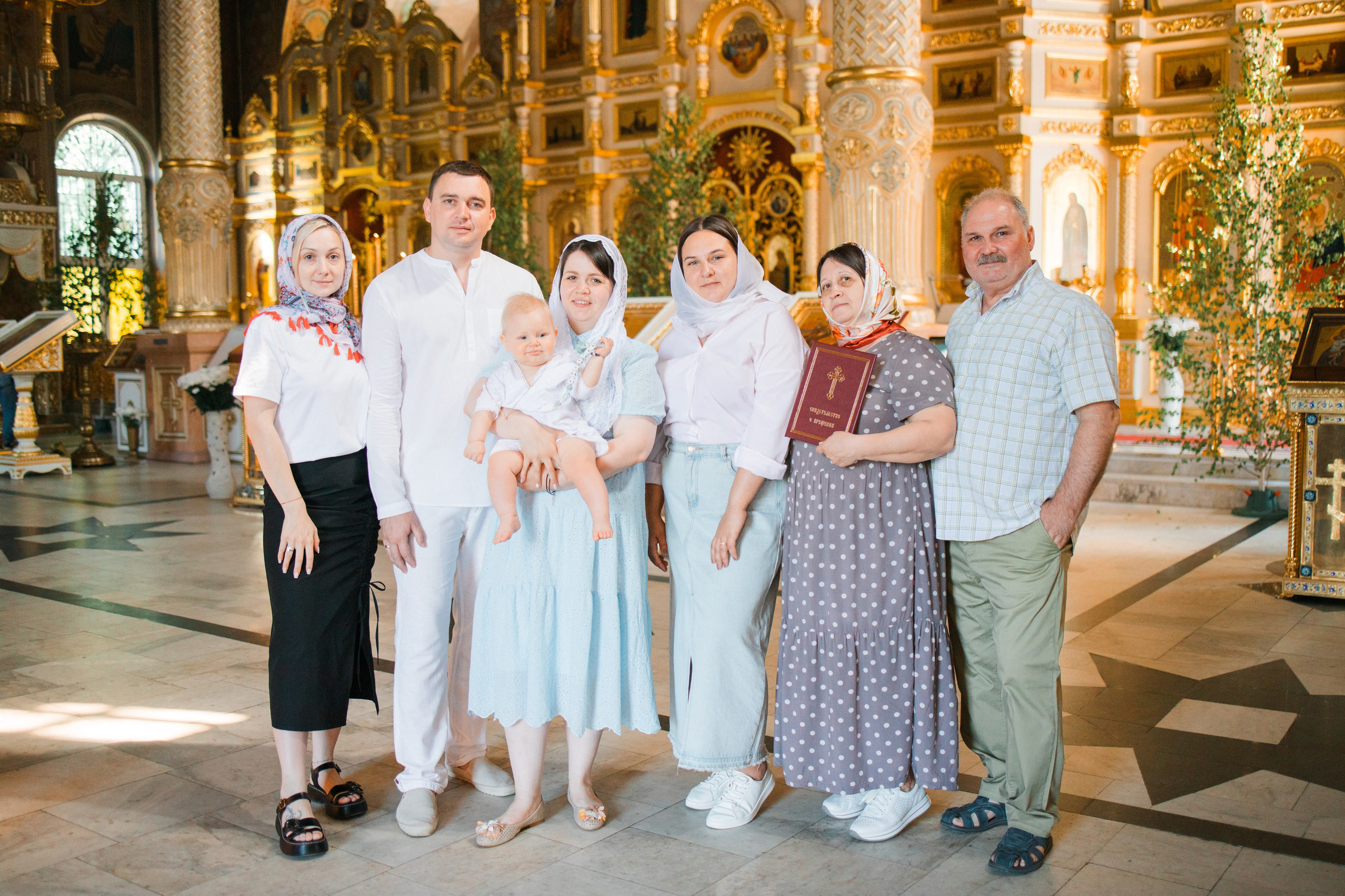 Фотосъемка крещения ребенка в Серпухове. Выпускные альбомы в Серпухове