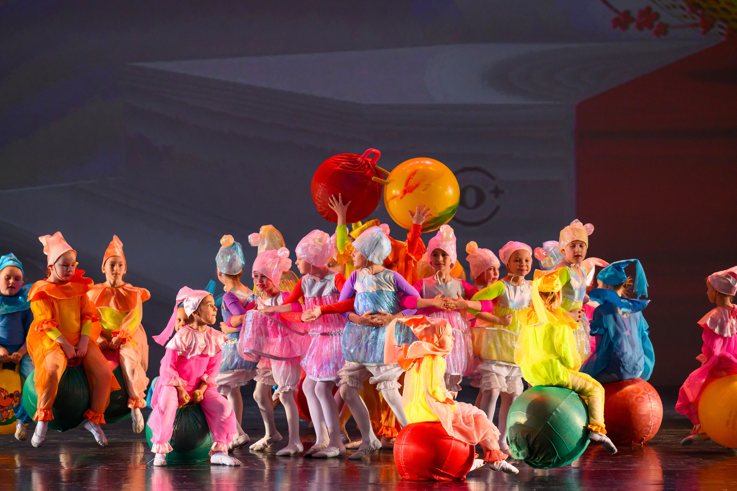 23 апреля, часть 1, БКЗ Октябрьский, г. Санкт-Петербург. Золотое яблочко