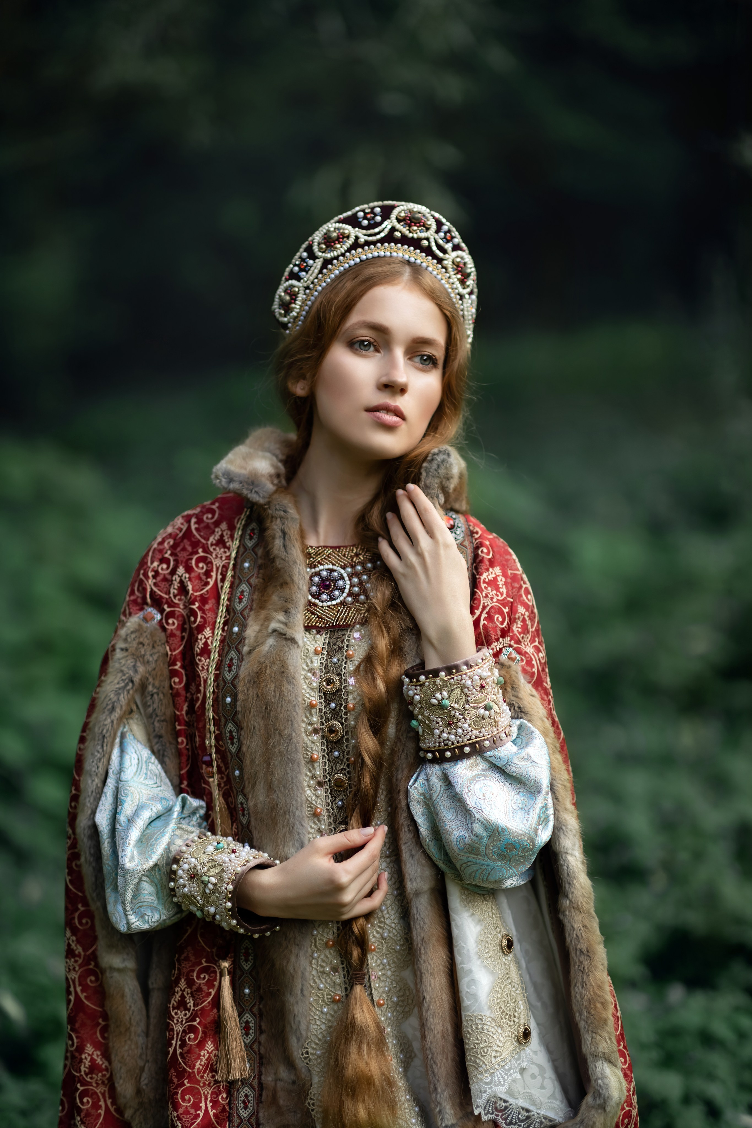 A3. Дизайнер костюмов и украшений, фотограф