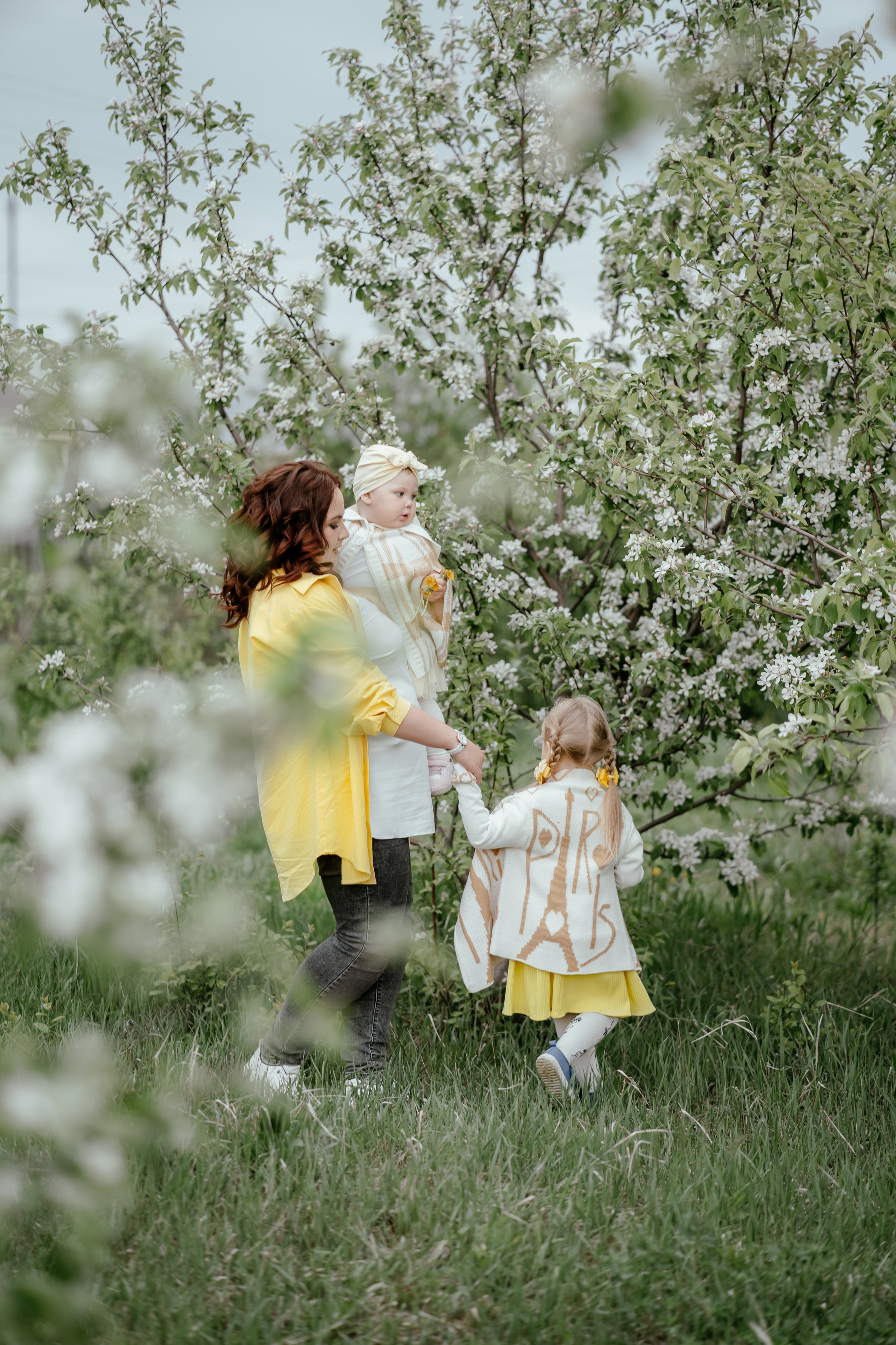 Весенняя, цветущий яблоневый сад. Ольга Плаксина фотограф в Саратове