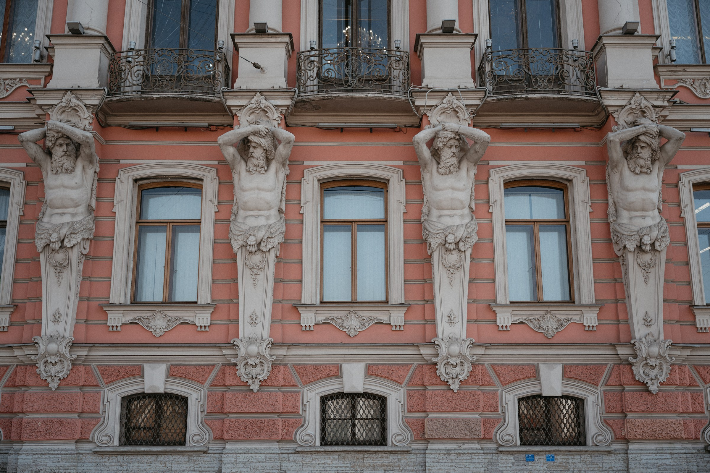 15 дворцов в Санкт-Петербурге для свадебной фотосессии в дождь. Свадебный фотограф в Санкт-Петербурге Венера Ахметова