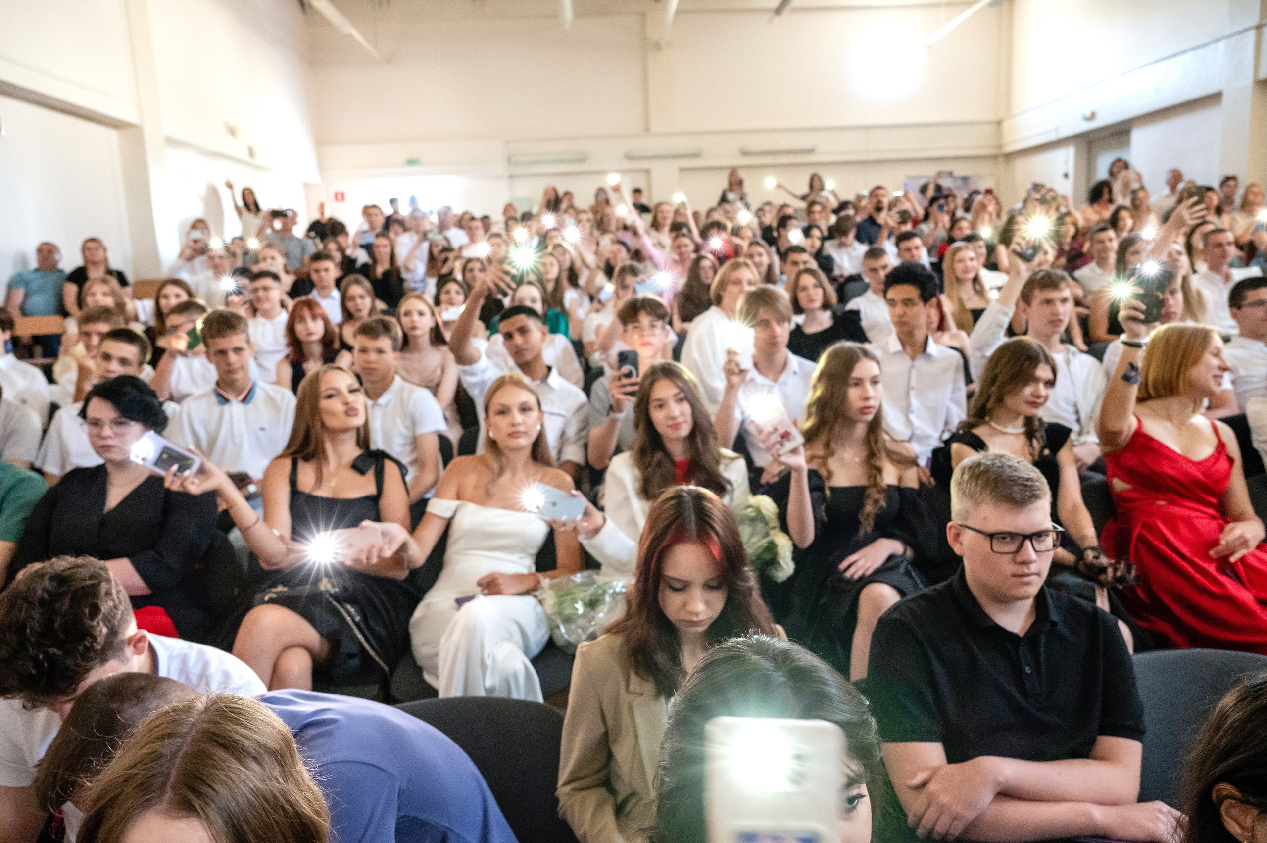 Школа № 98 9 класс вручение аттестатов. Вячеслав Скрипник Фотограф Краснодар