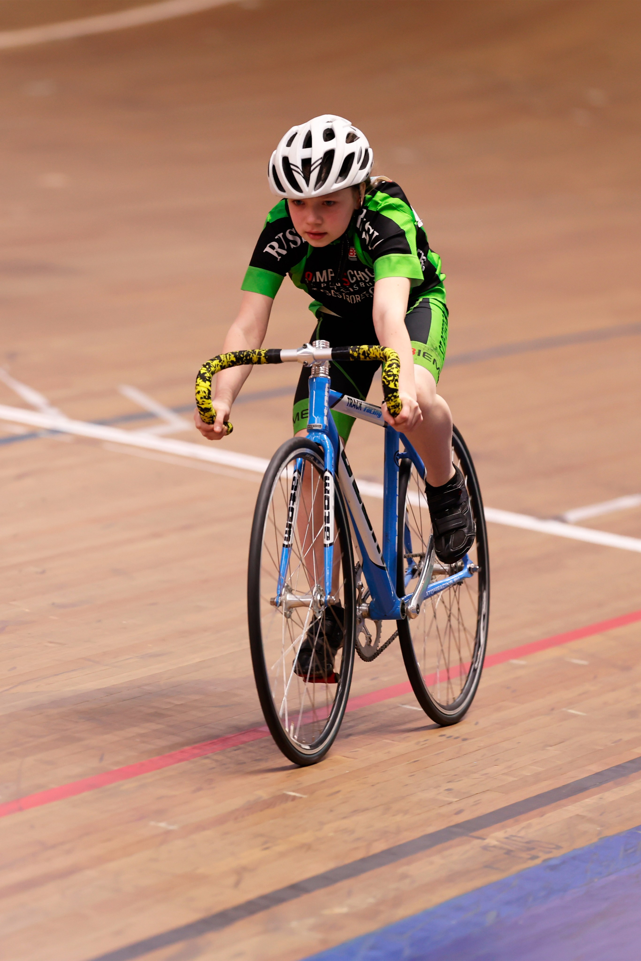Пятый этап Региональных соревнований по велоспорту на треке (Гит, Скретч) 15.03.2025. Спортивный и репортажный фотограф Антон Тереханов