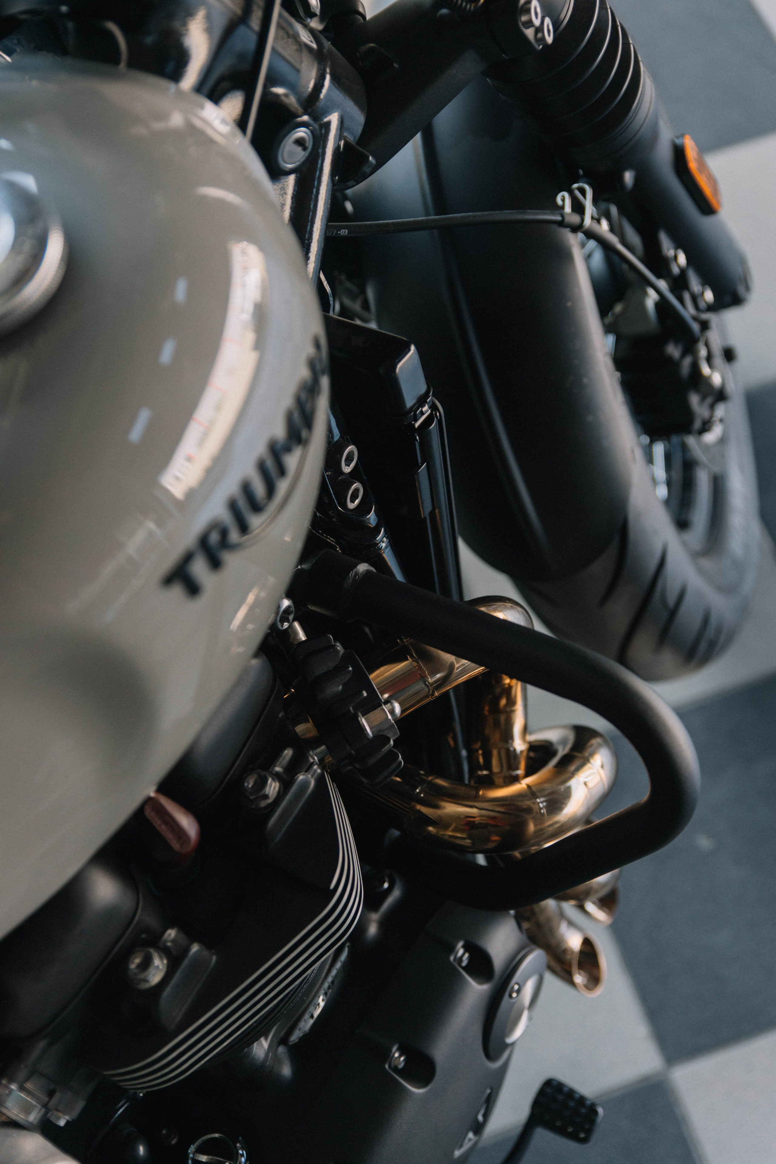 Triumph Bonnevilie Bobber. ......