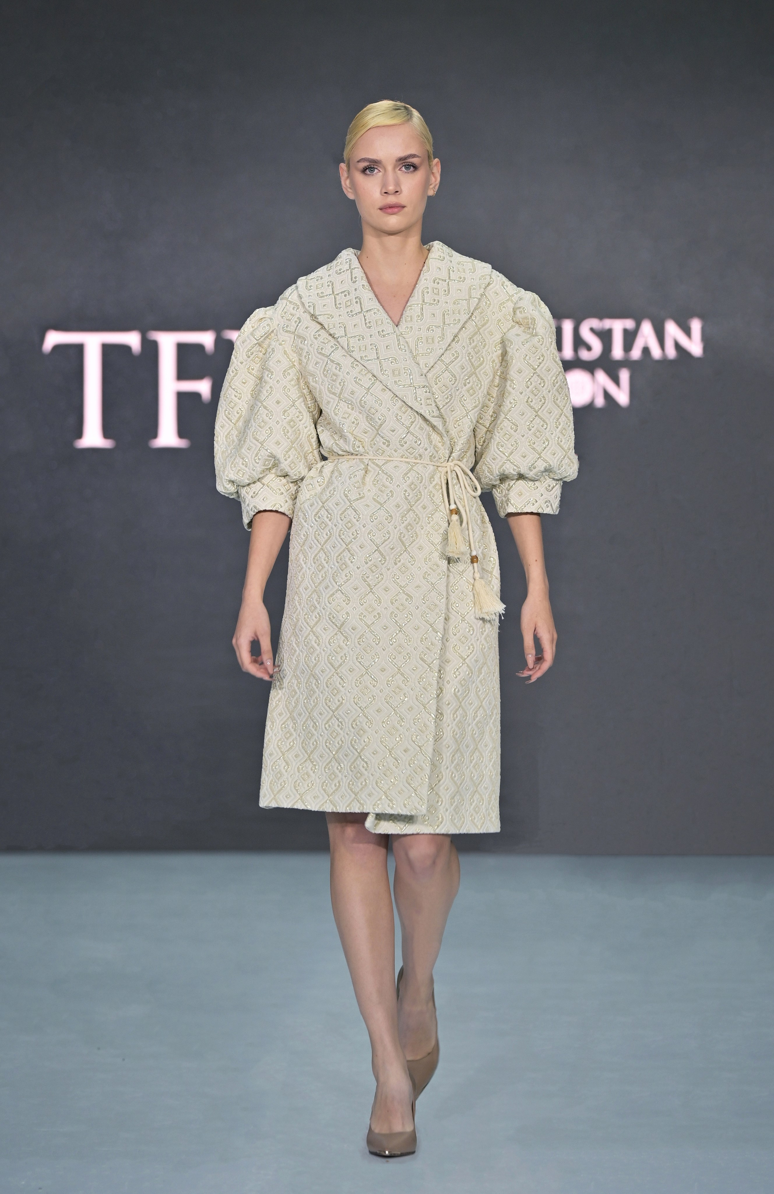 ART | FASHION | PODIUMS |SHOW