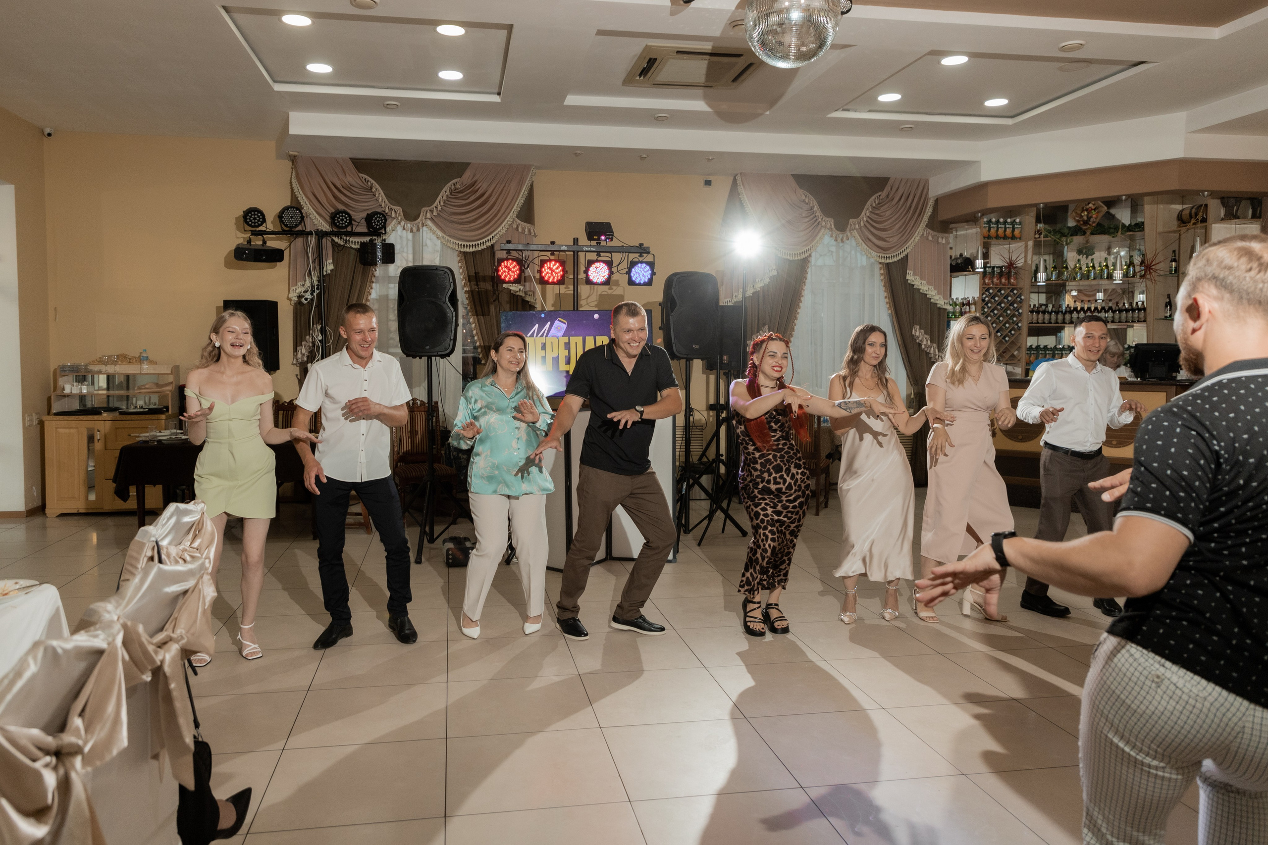 Роман и Александра (банкет). Свадебный фотограф Ангелина Сунгатулина | Саратов | Балаково | Вольск