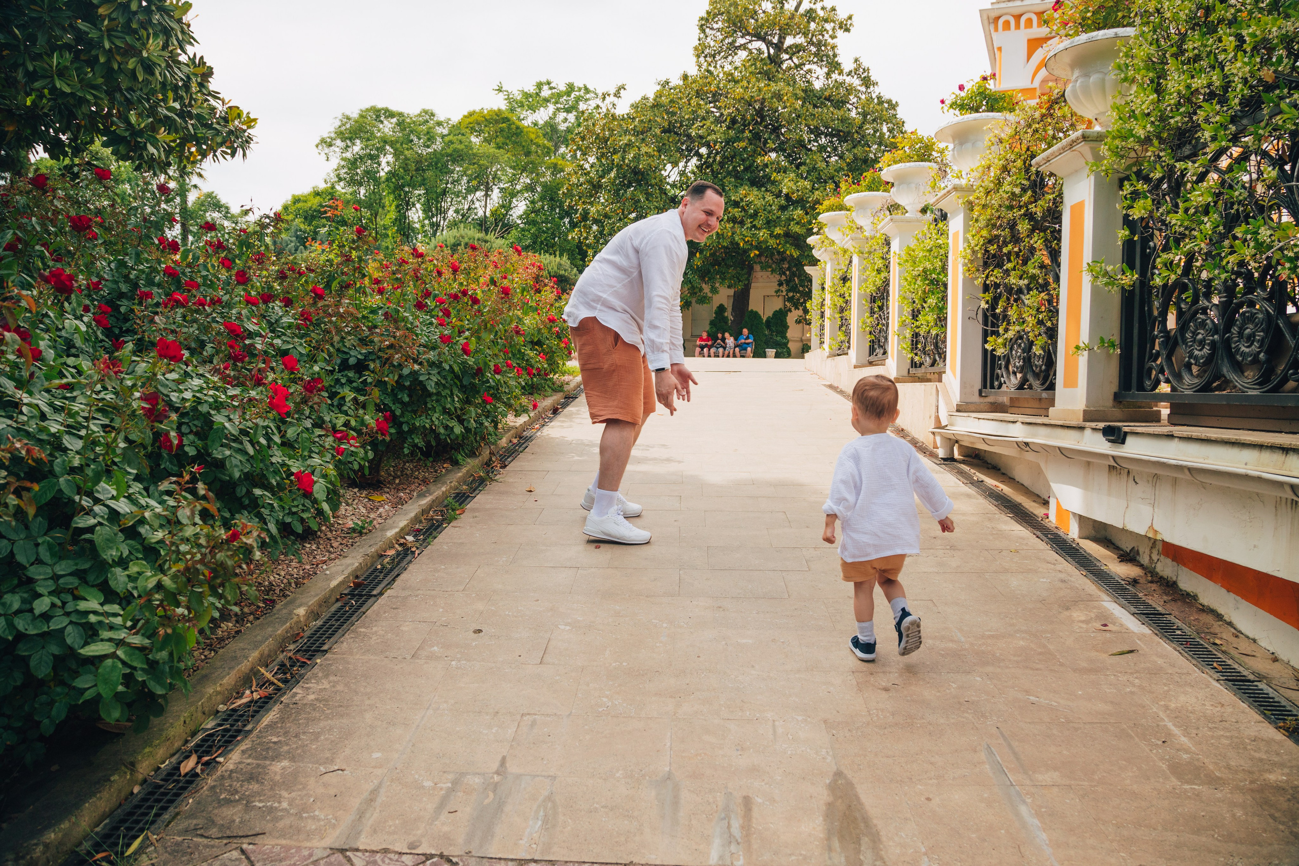 Дима, Ляйсан и Миша на Ривьере (Май 2025 г.). Фотограф Сочи, Адлер, Красная Поляна — Вероника Радченко