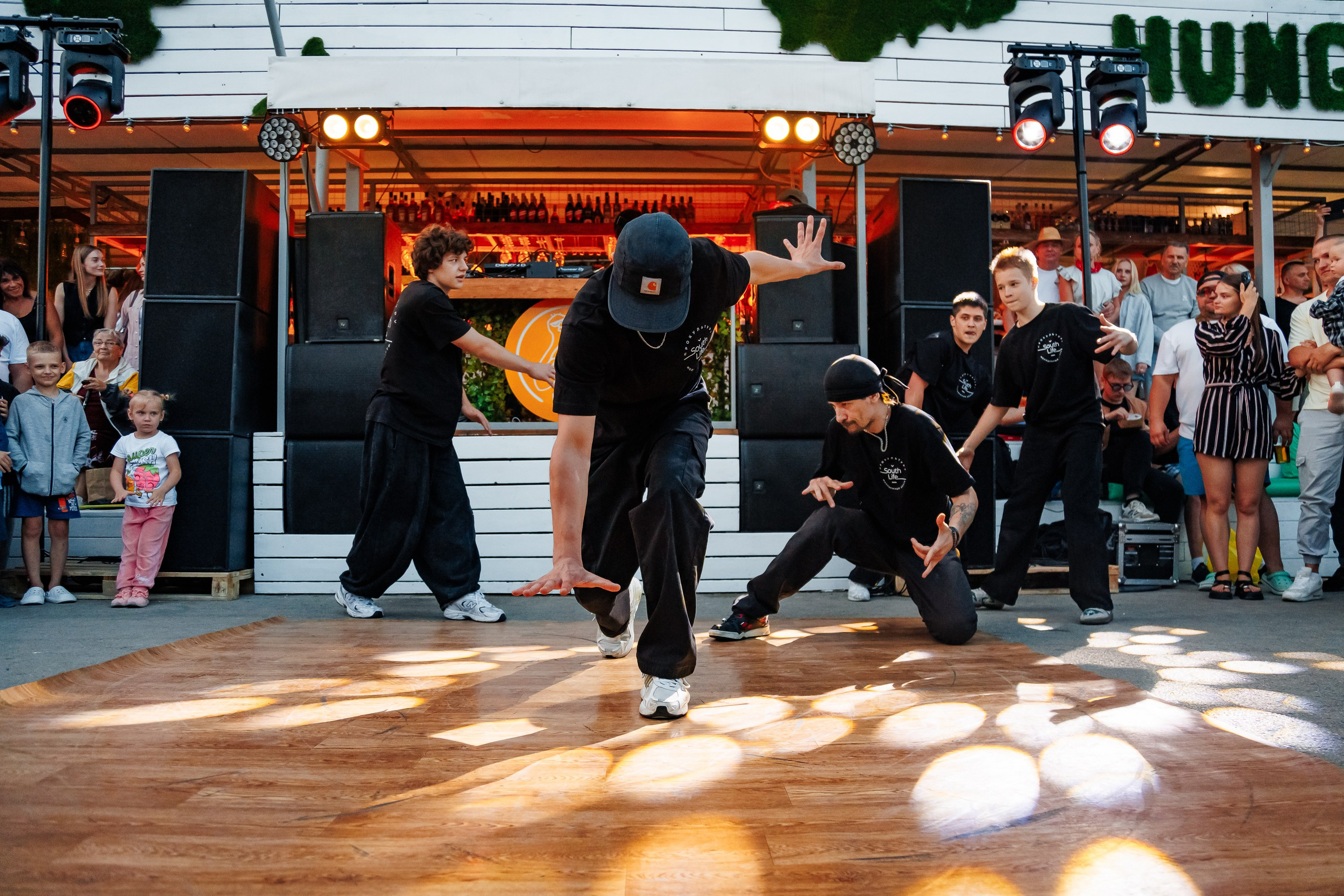 Открытие сезона в HUNGRY BIRD_Симеиз_Крым_14.06.2025. Аминов Руслан | Фотограф