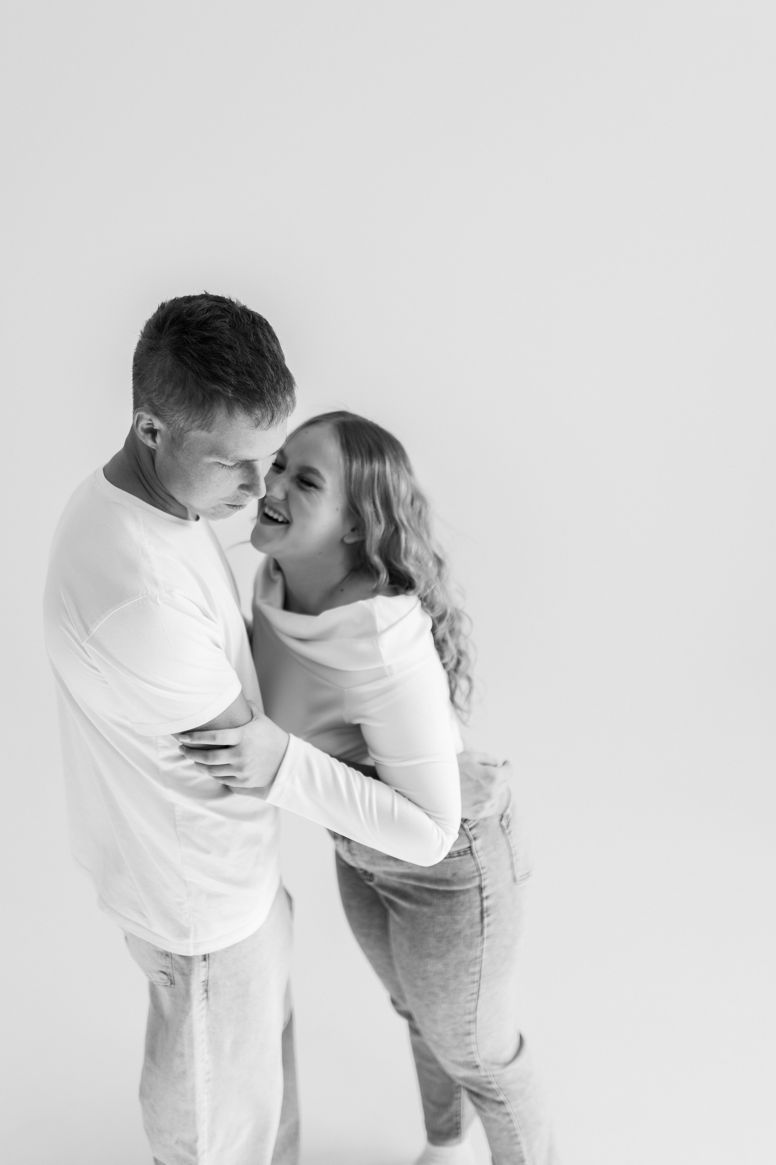 Фотосессия вдвоем, лав стори, предсвадебная фотосессия  Йошкар Ола. Свадебный и семейный фотограф Баева Дарья, город Йошкар — Ола