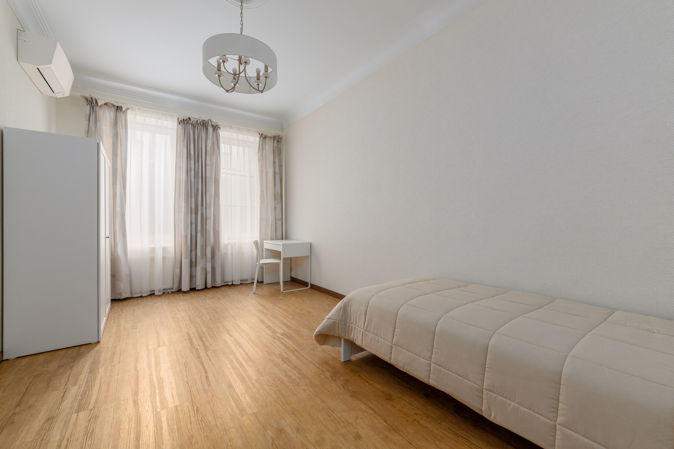 Трёхкомнатная квартира, Морской пр-кт