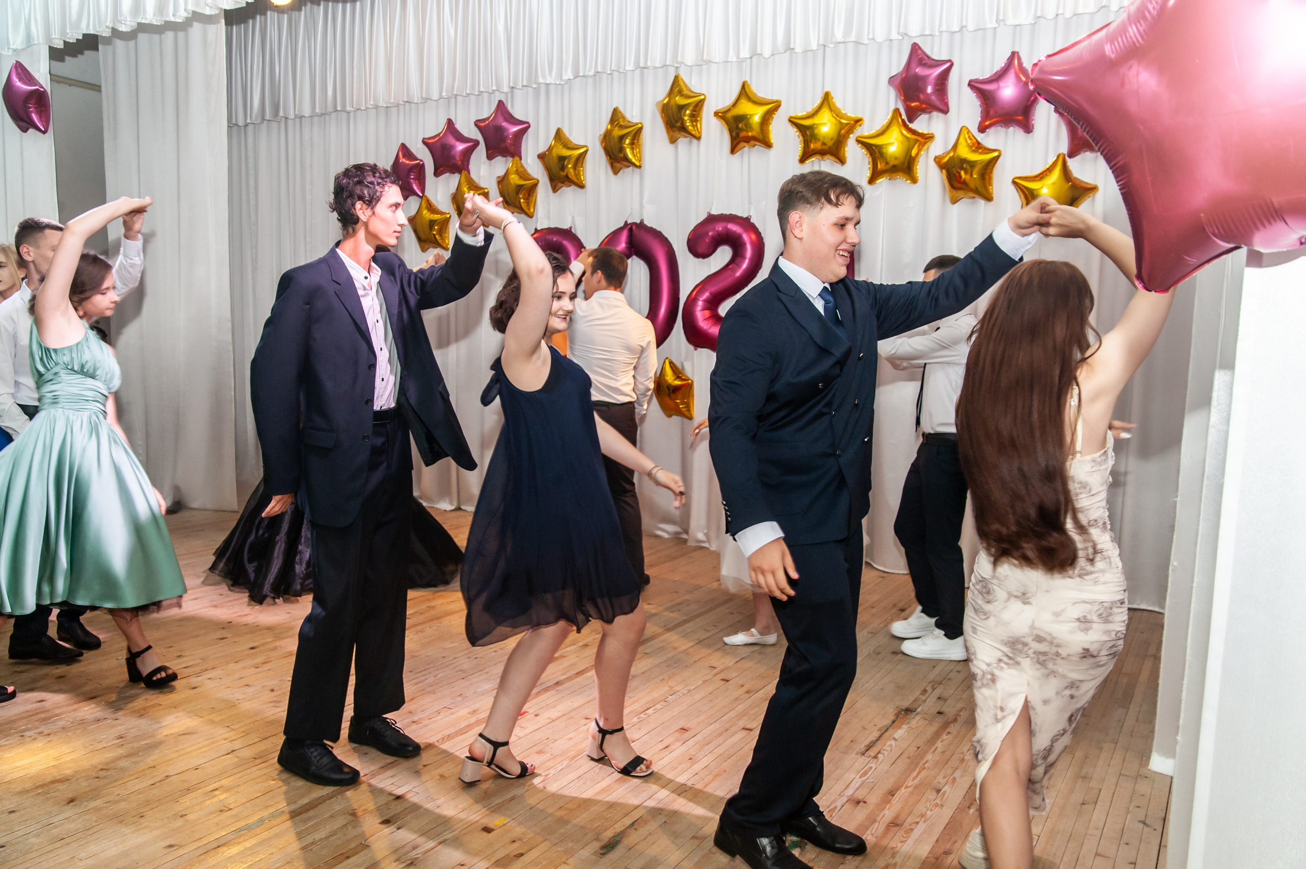 Выпускной МАОУ СОШ № 17 им. Эдуарда Есаяна. Свадебный и семейный фотограф Денис Лукьянов в Краснодаре, Краснодарском крае и Республике Крым