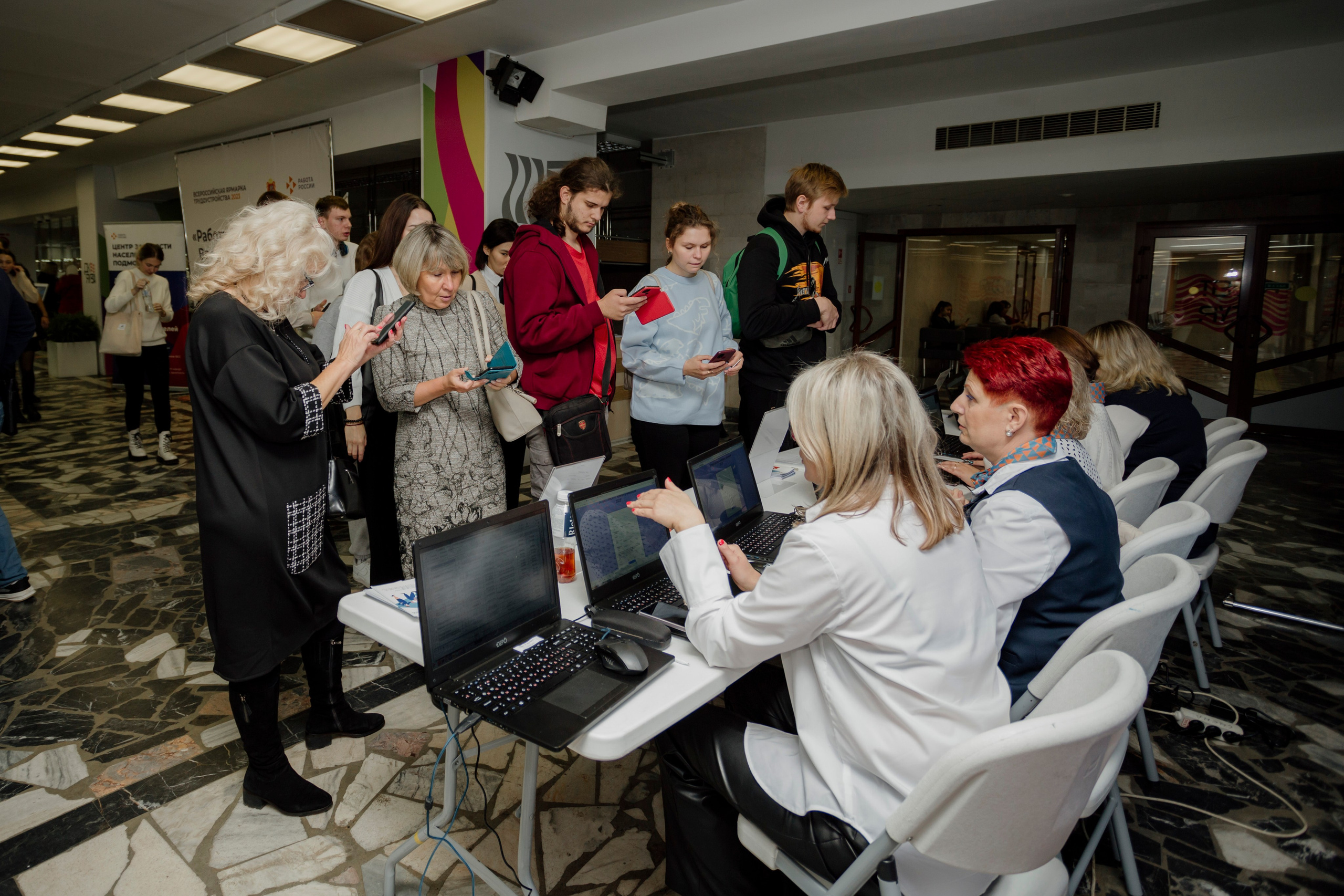 Ярмарка вакансий. Деловая и Бизнес съемка в  Москве Инесса Грушко