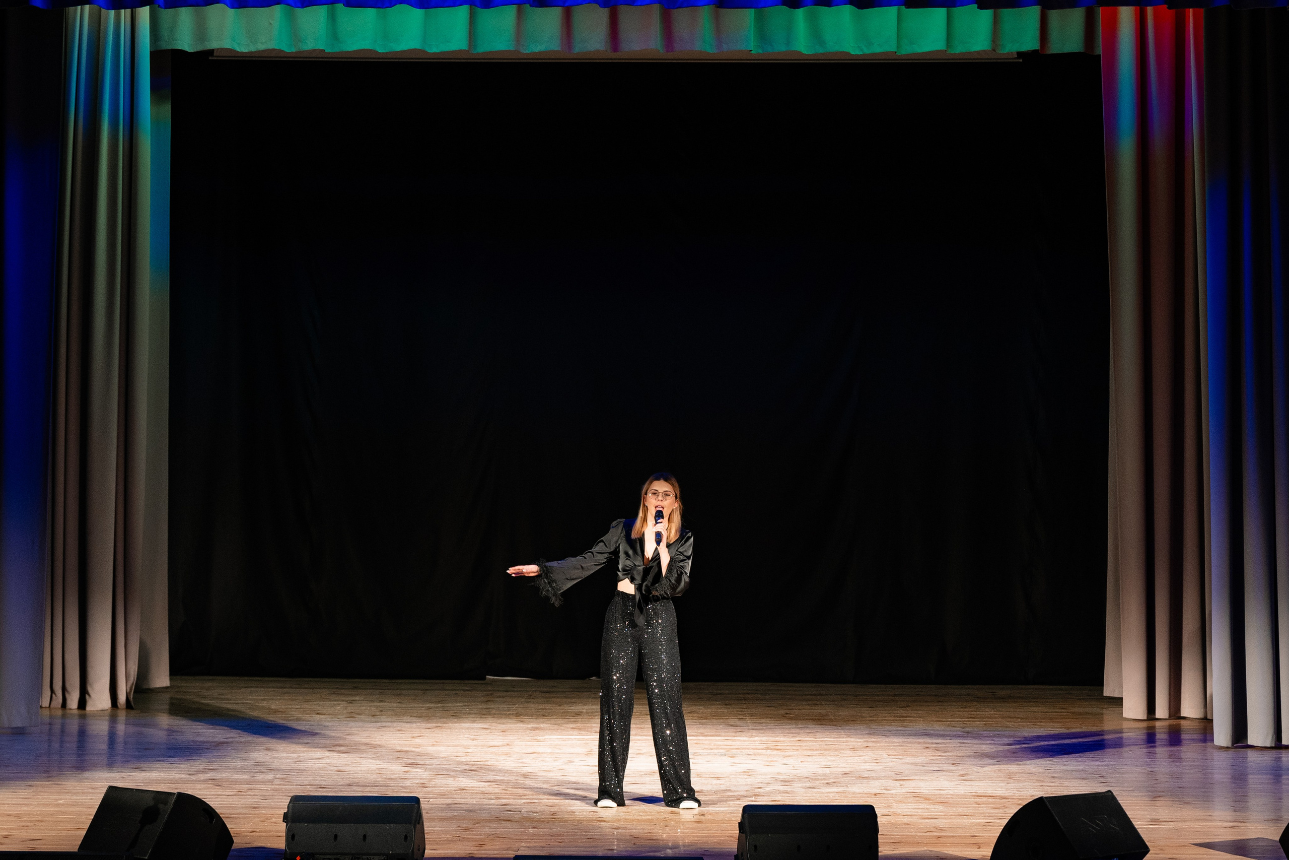 Концерт ДК Буривестник. Фотограф Никита Комаров