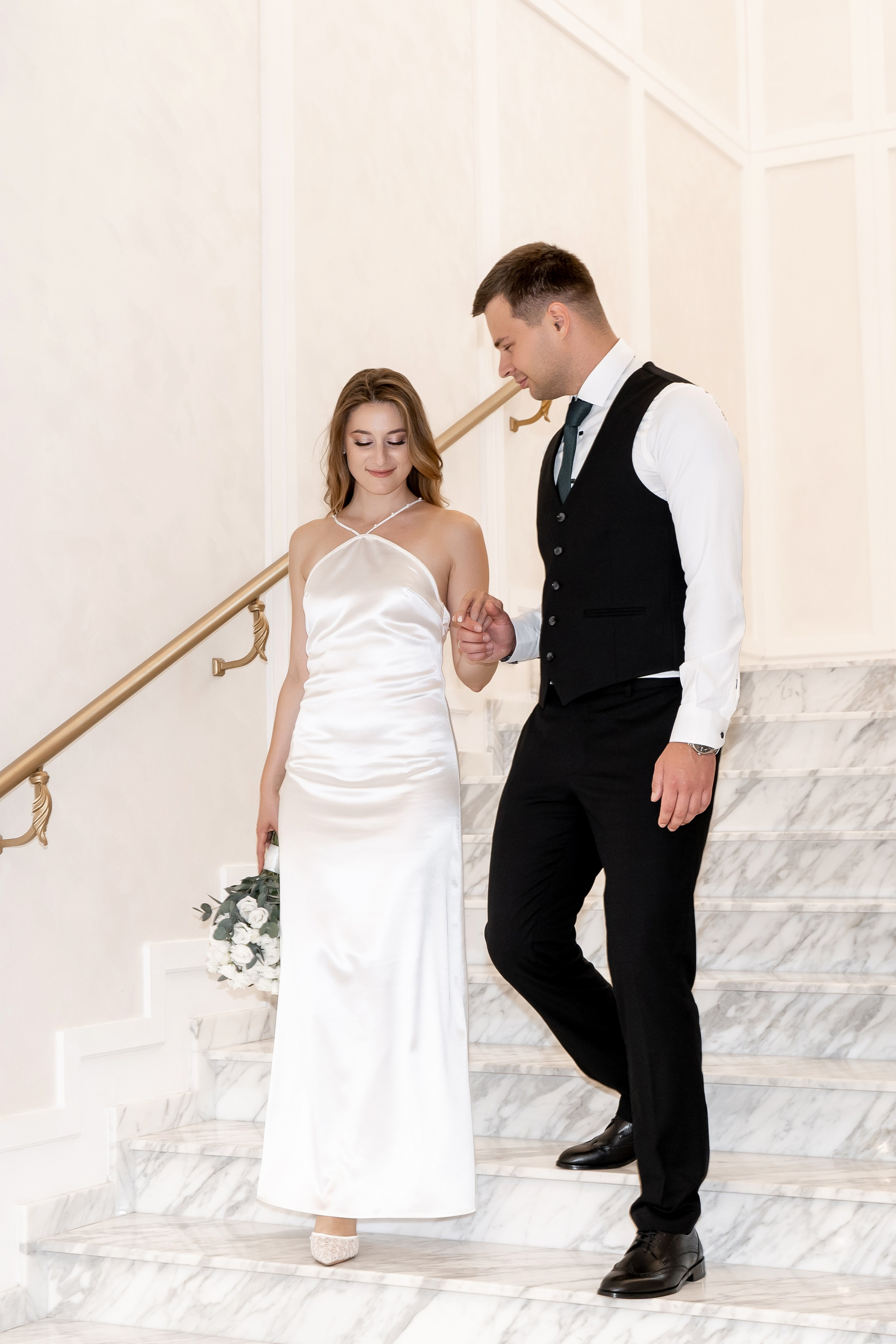 Свадебный фотограф в Москве. Свадебный фотограф Видное, Бутово, Домодедово, Щербинка, Царицыно. Роспись во дворце бракосочетания Южное Бутово. Регистрация брака в Москве и Московской области. Фотограф на свадьбу. Свадебная фотосессия в центре Москвы. Фотосессия свадебного банкета  в ресторане. Выездная регистрация брака. Фотосессия молодоженов. Свадебная прогулка. Жених и невеста в день свадьбы. Wedding in Moscow. Свадебная фотосессия  в Барвихе. Стильная свадебная фотография. Сборы жениха и невесты в день свадьбы. 