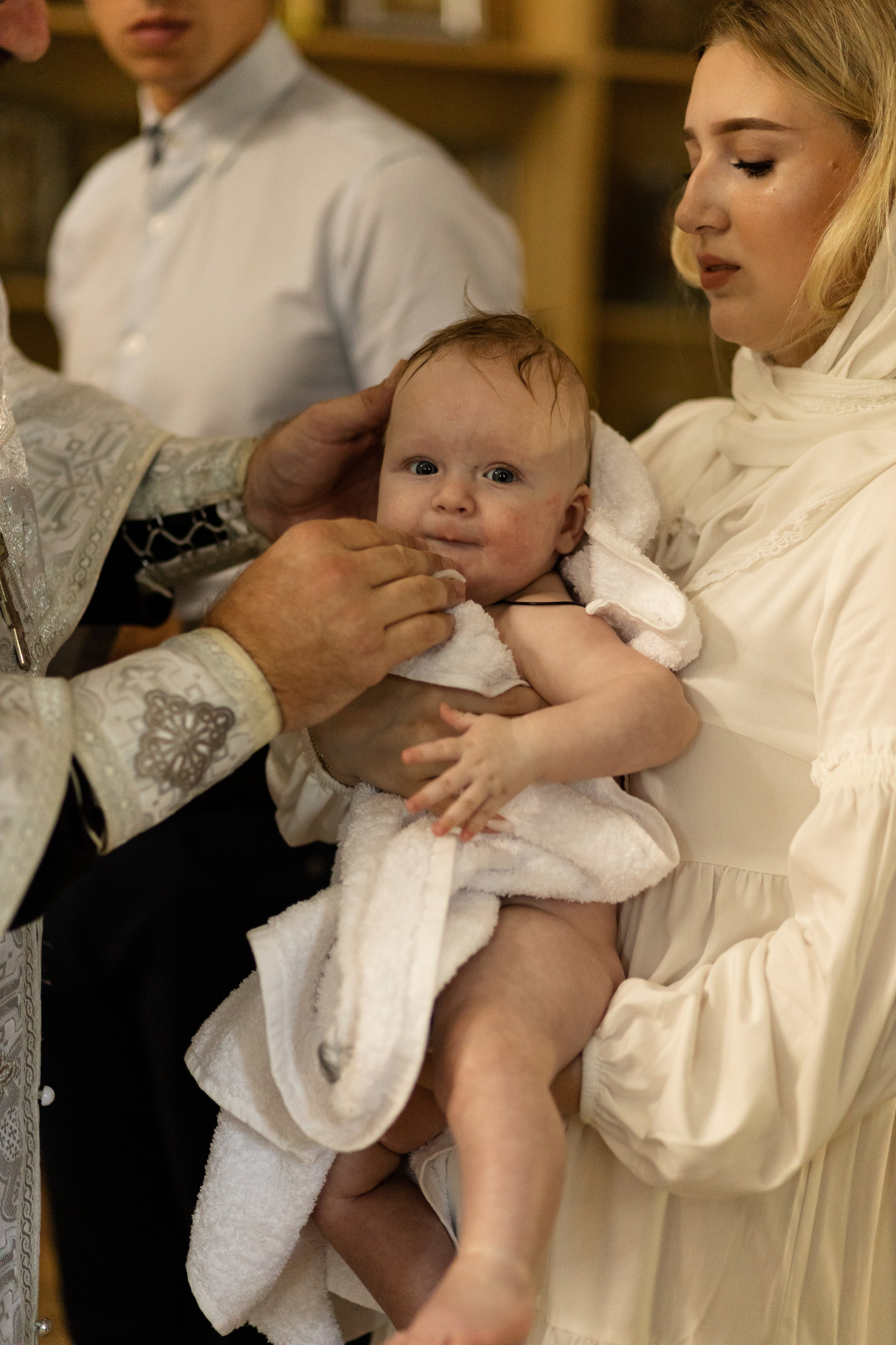 Таинство крещения Романа в Церкви Георгия Победоносца. Анастасия Безуглова- свадебный фотограф в Таганроге