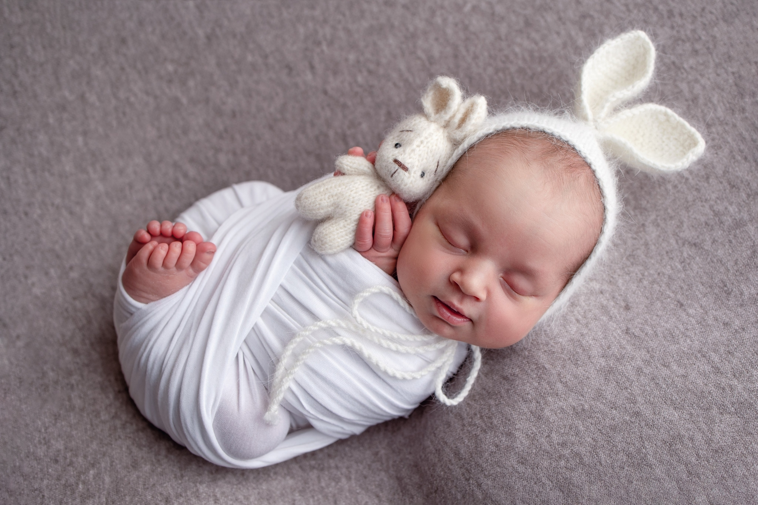 Нежная и милая фотосессия первых дней жизни Вашего ребенка в Минске. Фотограф новорождённых Минск — стоимость newborn фотосессии в Минске