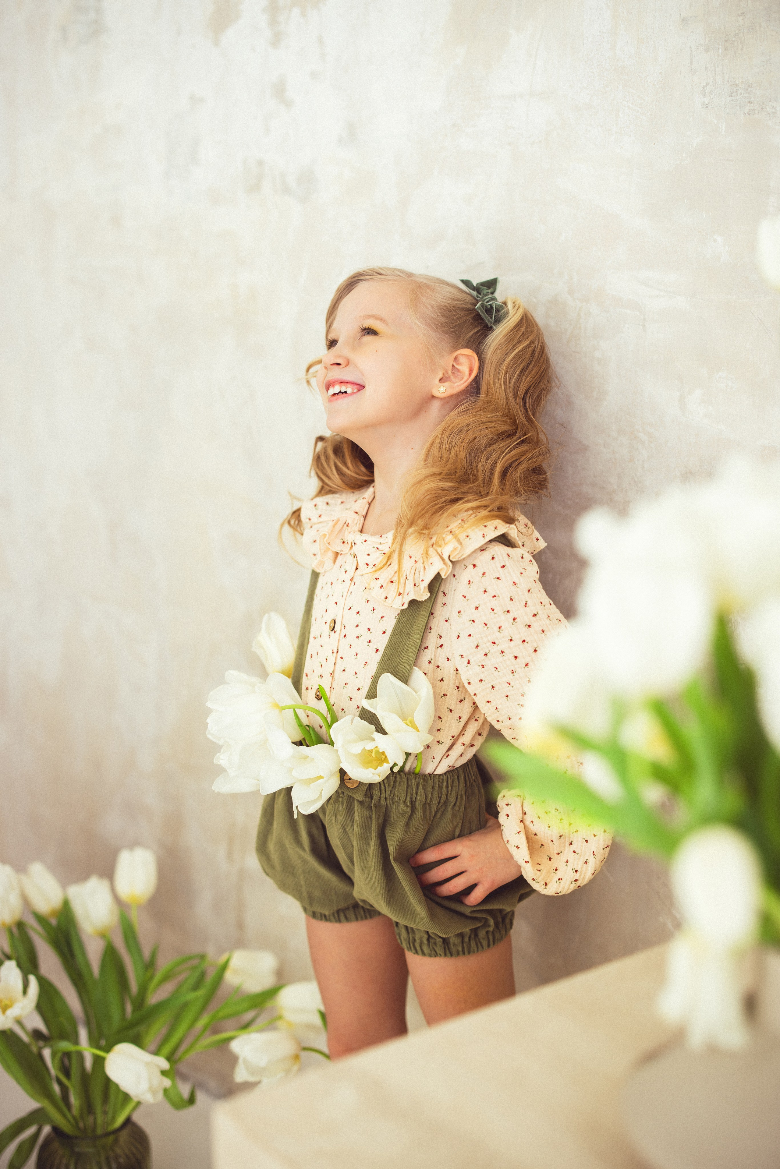 Фотосессия с белыми Тюльпанами, 2024 г. Семейный и детский фотограф в Краснодаре Анна Трашкова