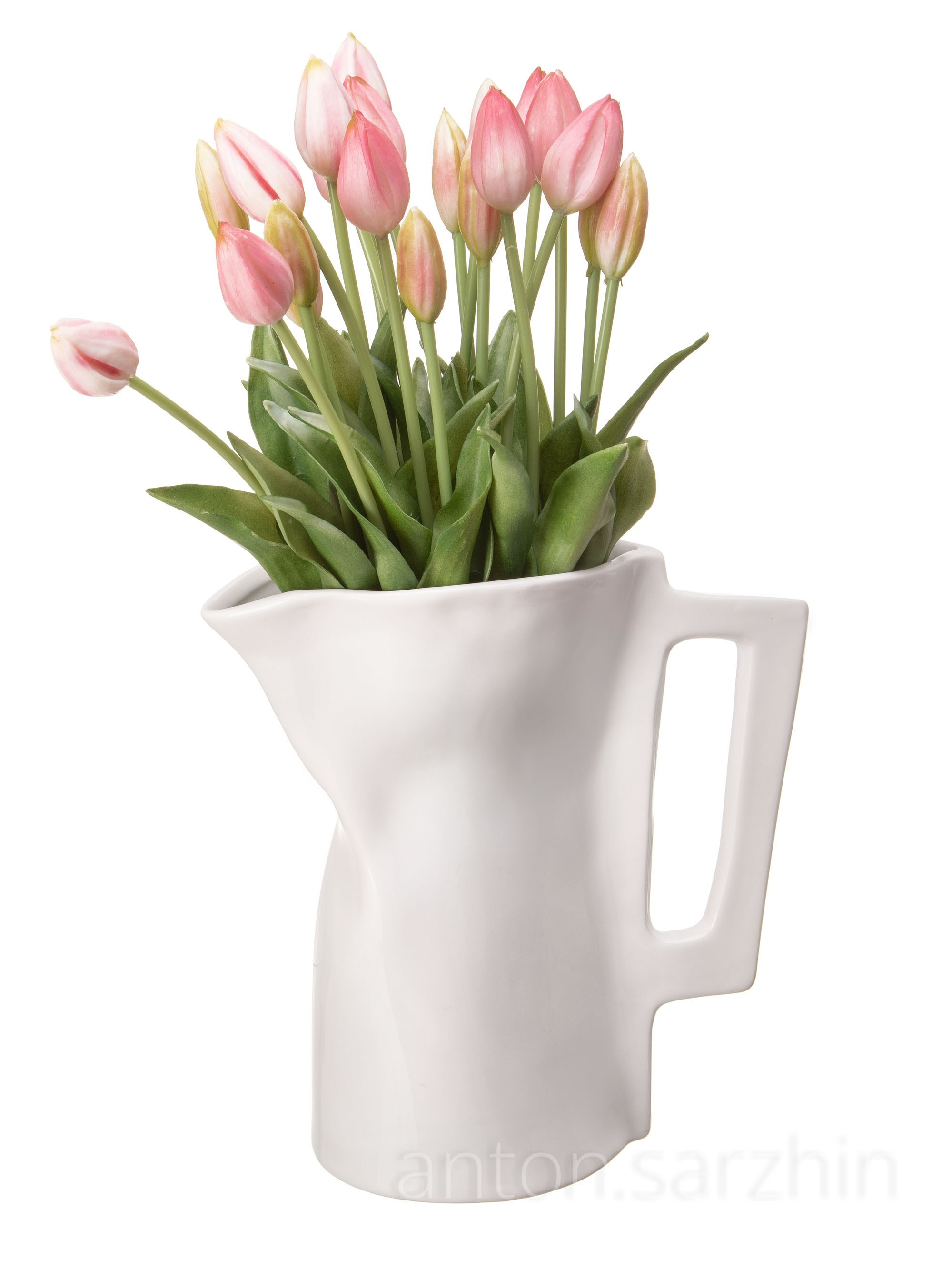 Предметная съемка кувшина с цветами