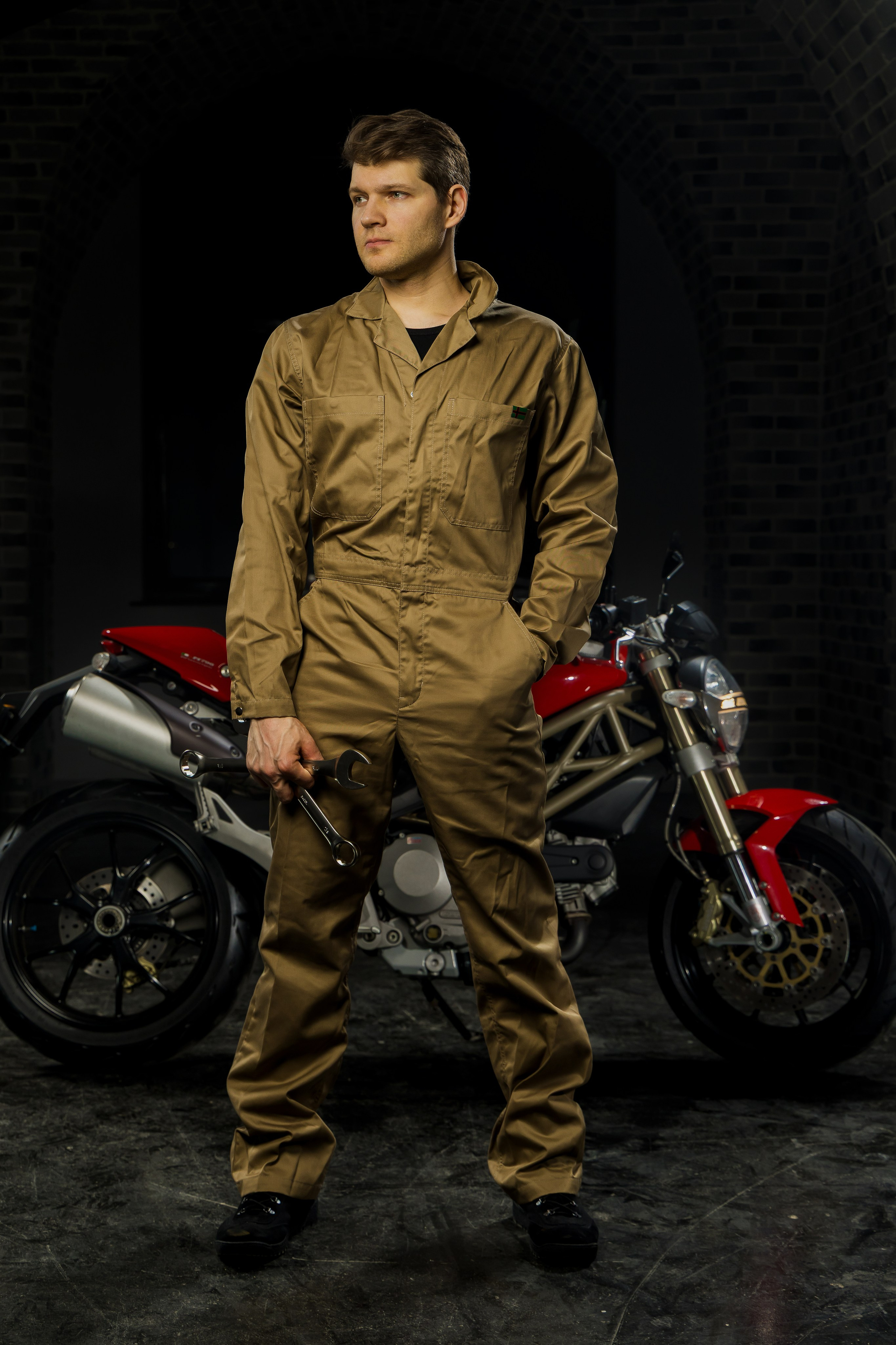 LANKARRA мотоблоггер. Photomantis