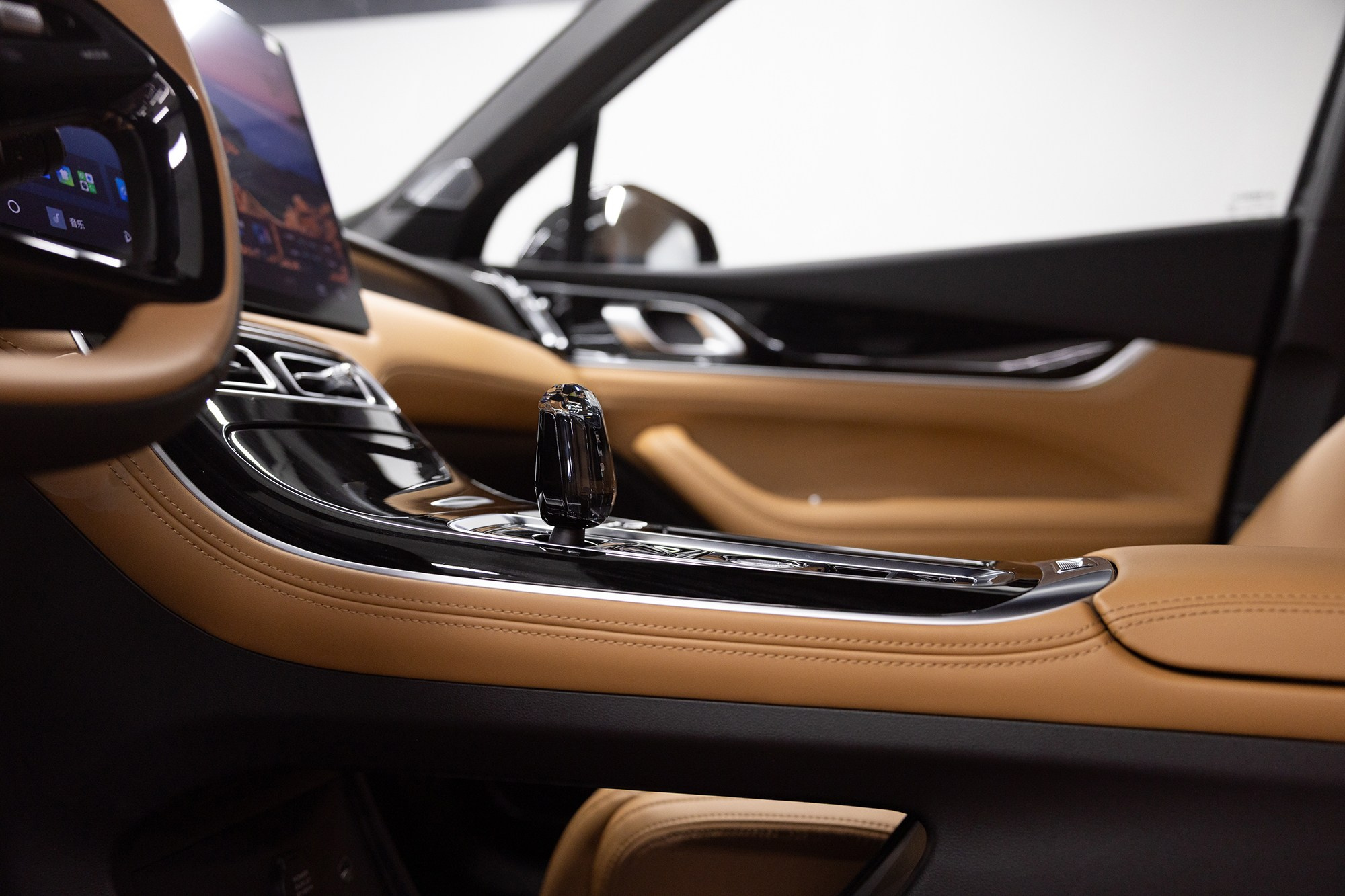 Geely Atlas 1.5T DCT (174 л. с.). Автосалон «Х-Авто»