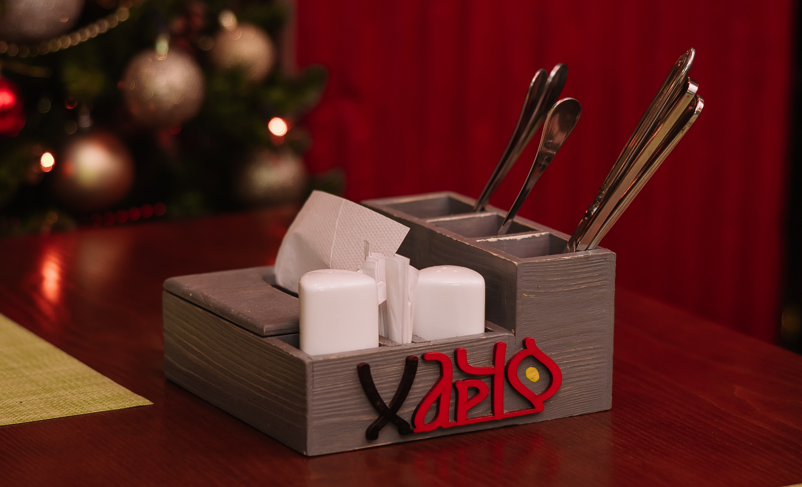 Интерьерная съёмка для ресторана «Харчо». Фотограф в Краснодаре