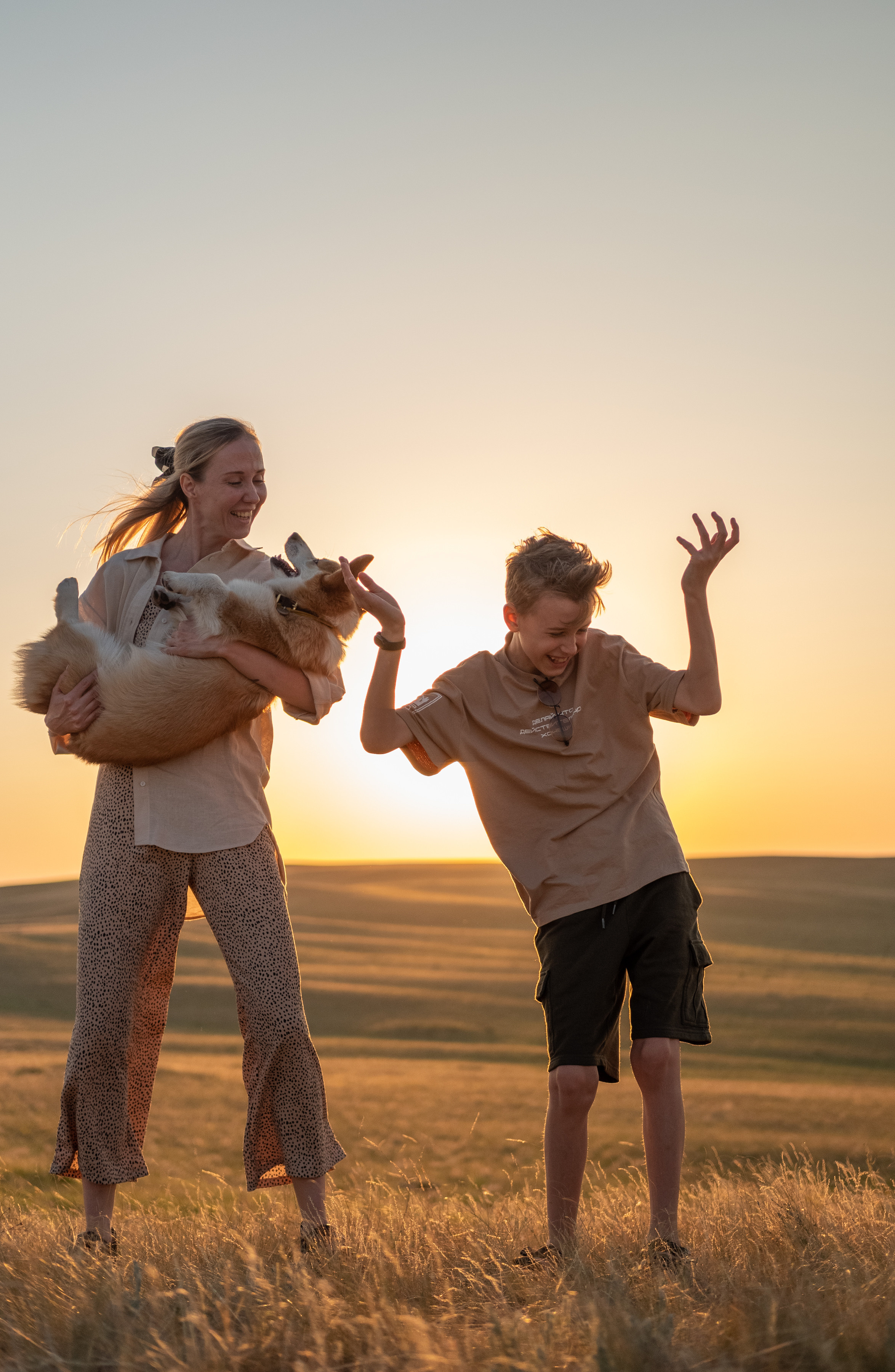 Летний закат вместе с Бубой. Семейный фотограф в Оренбурге Юлия Зиборева