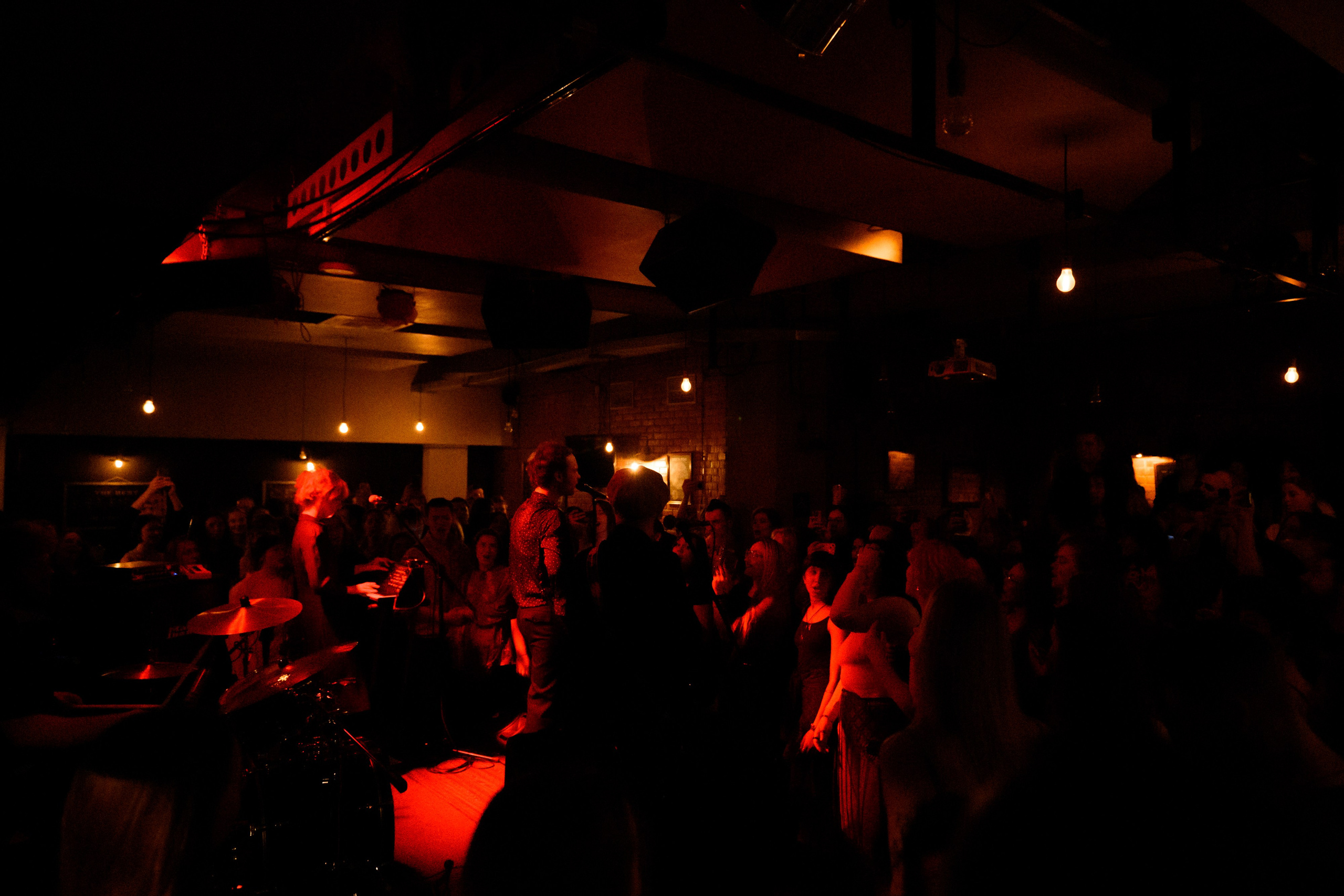 CRAFT BAR EDISON — Диктофон. Свадебный фотограф Иркутск Алексей Шульгин