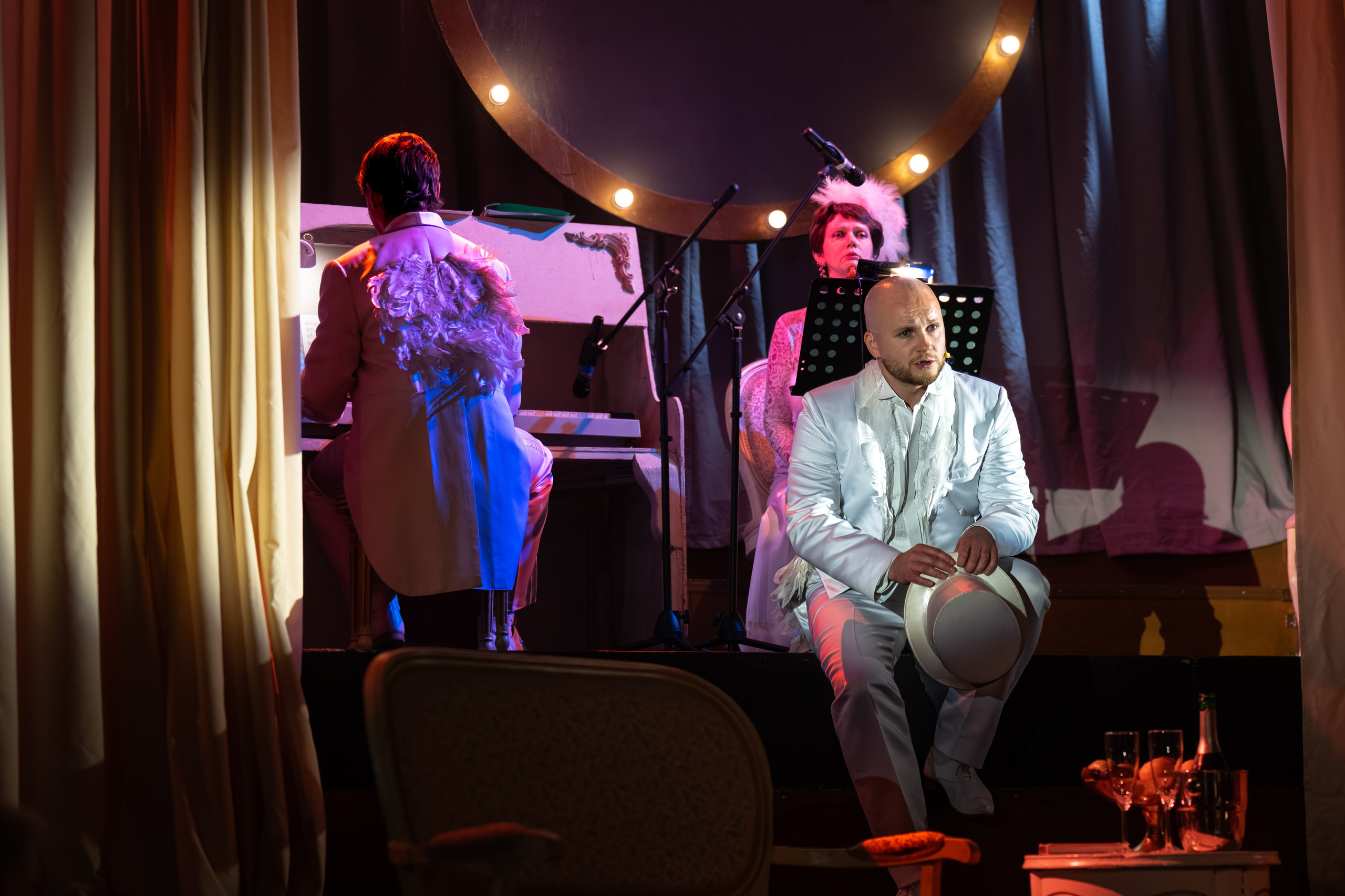 Театр Сфера: Гнездо перелётных птиц (100-й спекталь). Сайт фотографа Сергея Абрамова