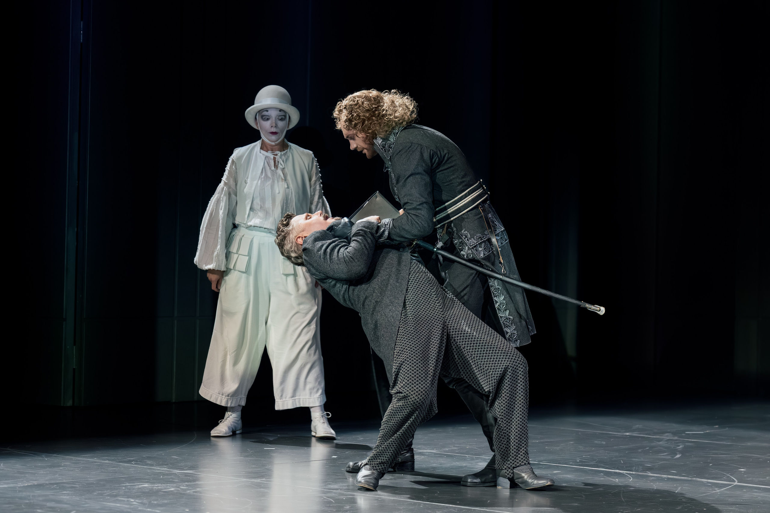 Театр Вахтангова: Пуф, или ложь и истина. Сайт фотографа Сергея Абрамова