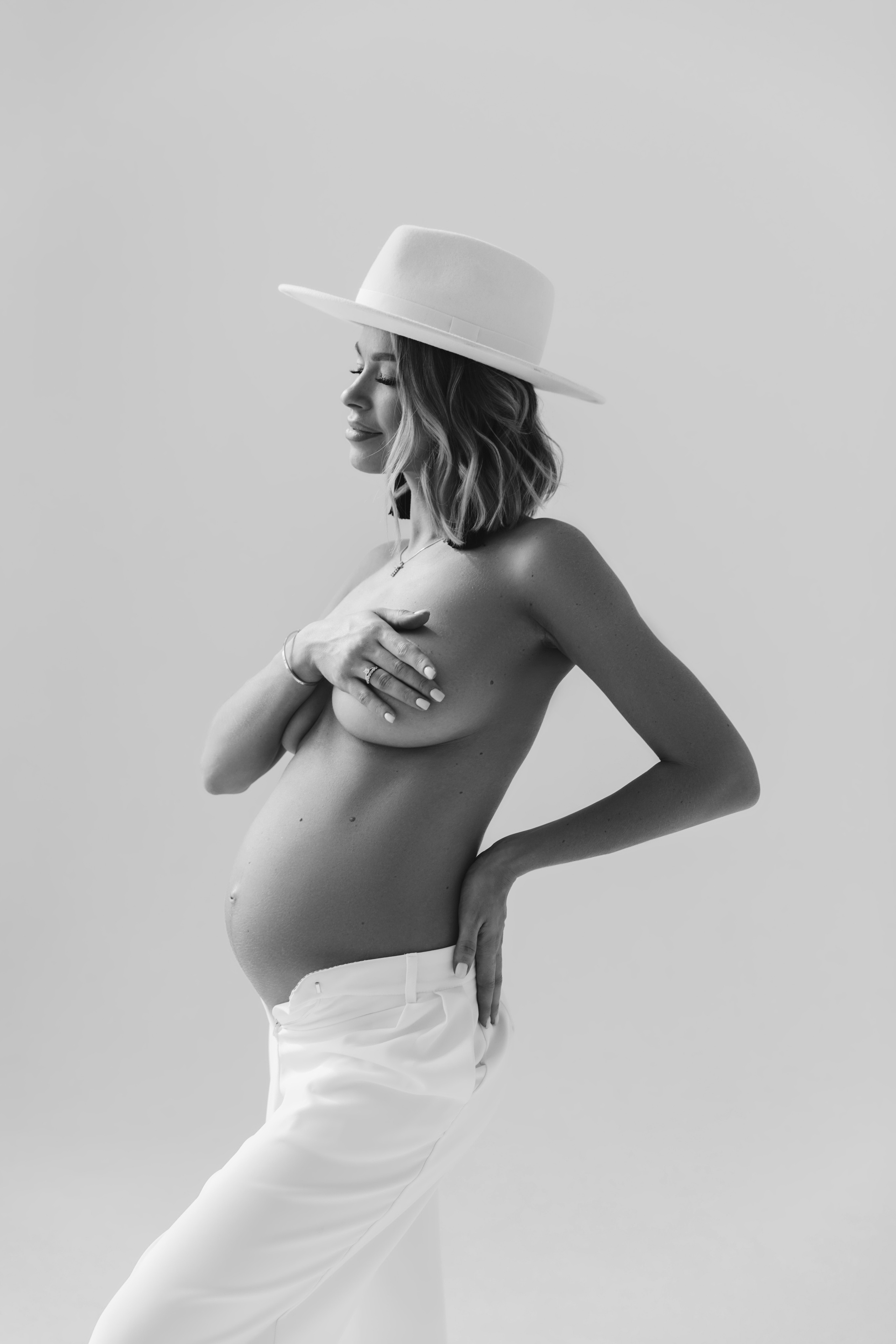 W H I T E. NatalieDmi — фотосессия беременности, семейный фотограф, портрет