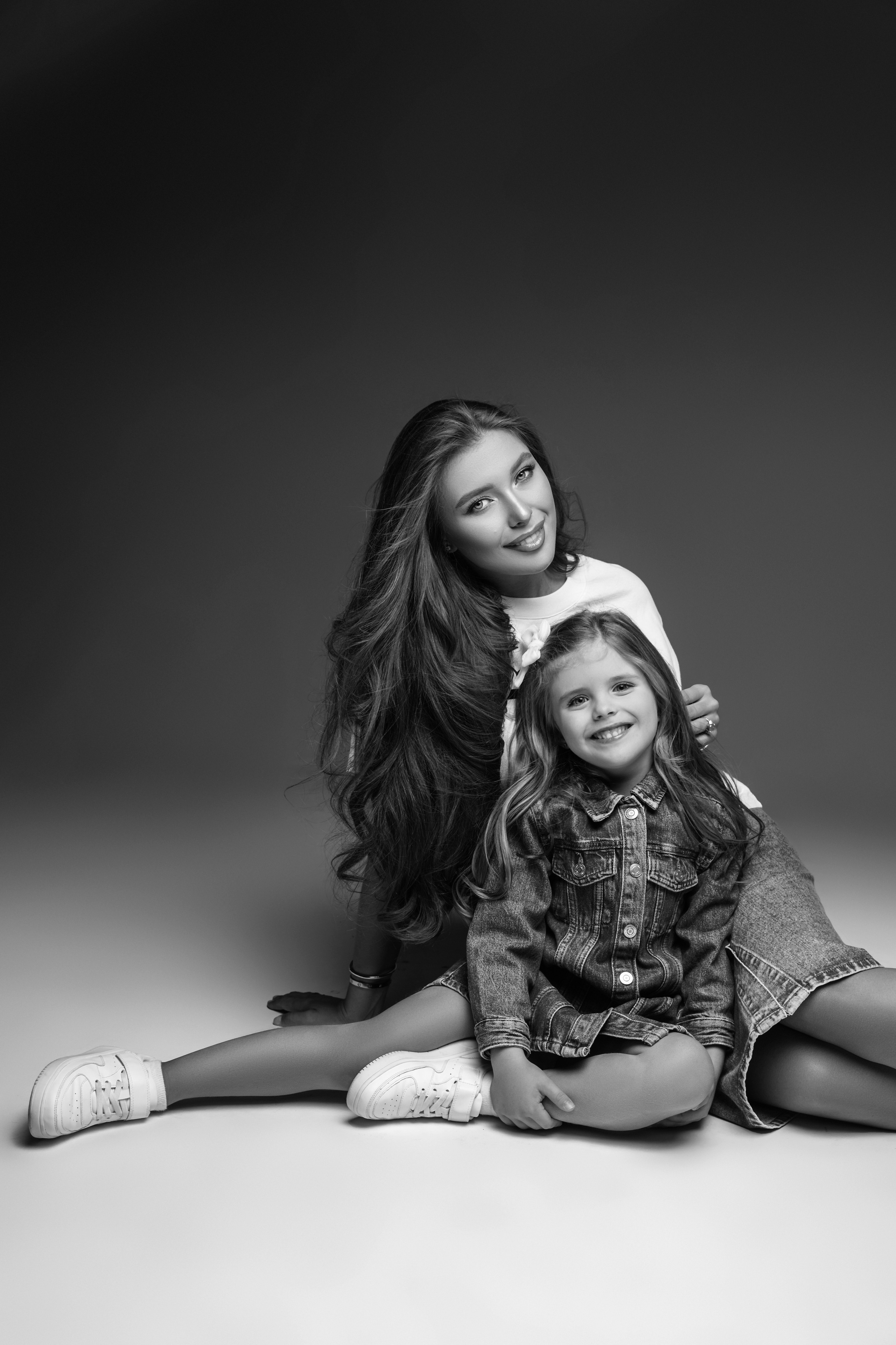 Ксения и Мира. NatalieDmi — фотосессия беременности, семейный фотограф, портрет