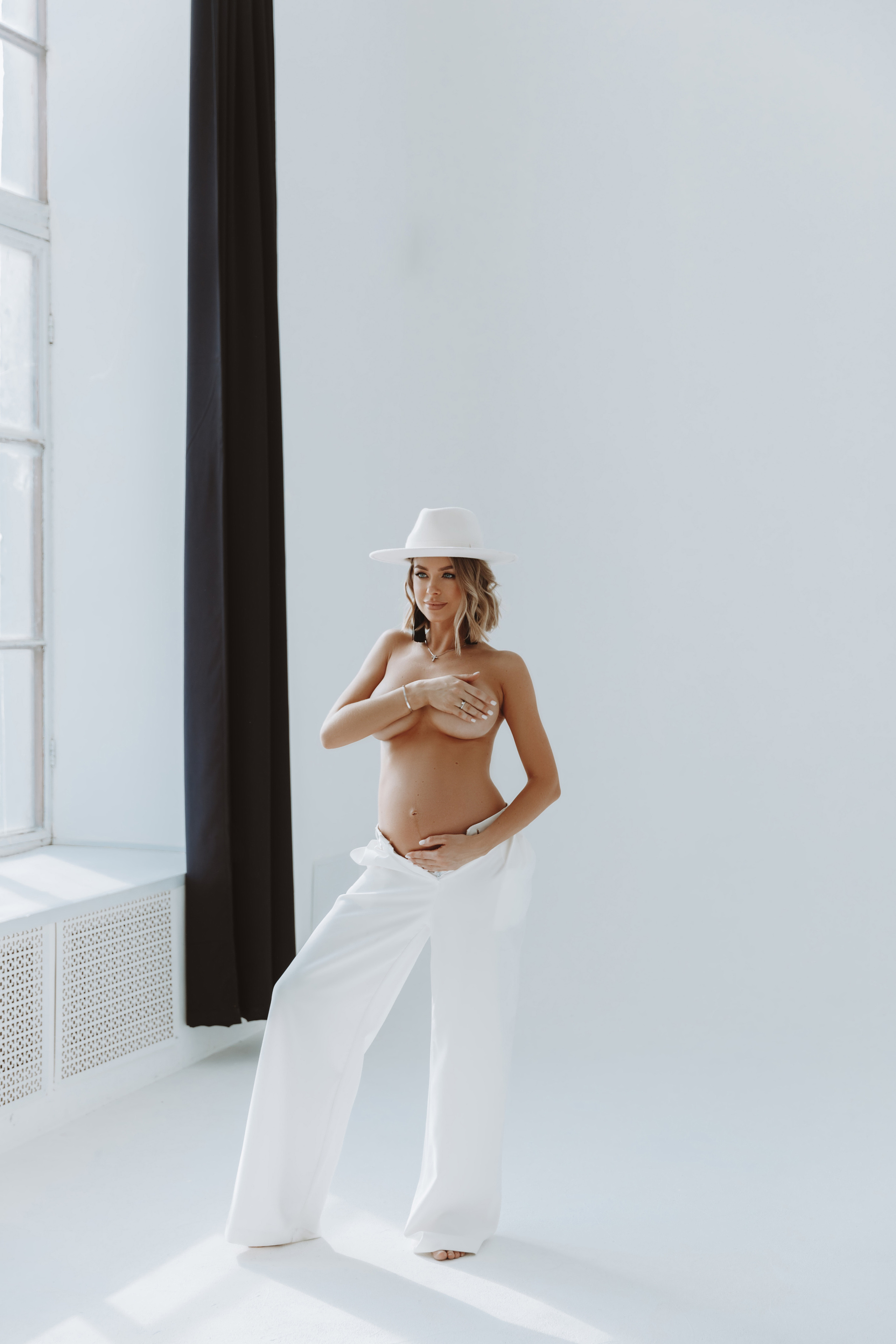 W H I T E. NatalieDmi — фотосессия беременности, семейный фотограф, портрет