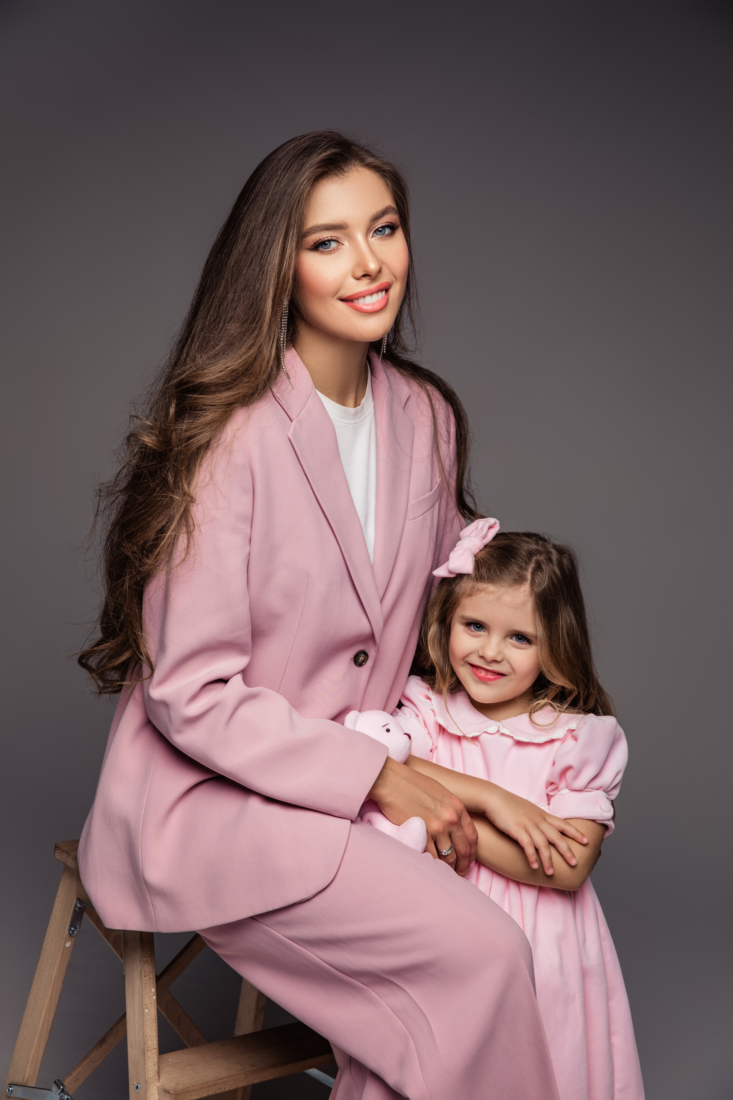 Ксения и Мира. NatalieDmi — фотосессия беременности, семейный фотограф, портрет