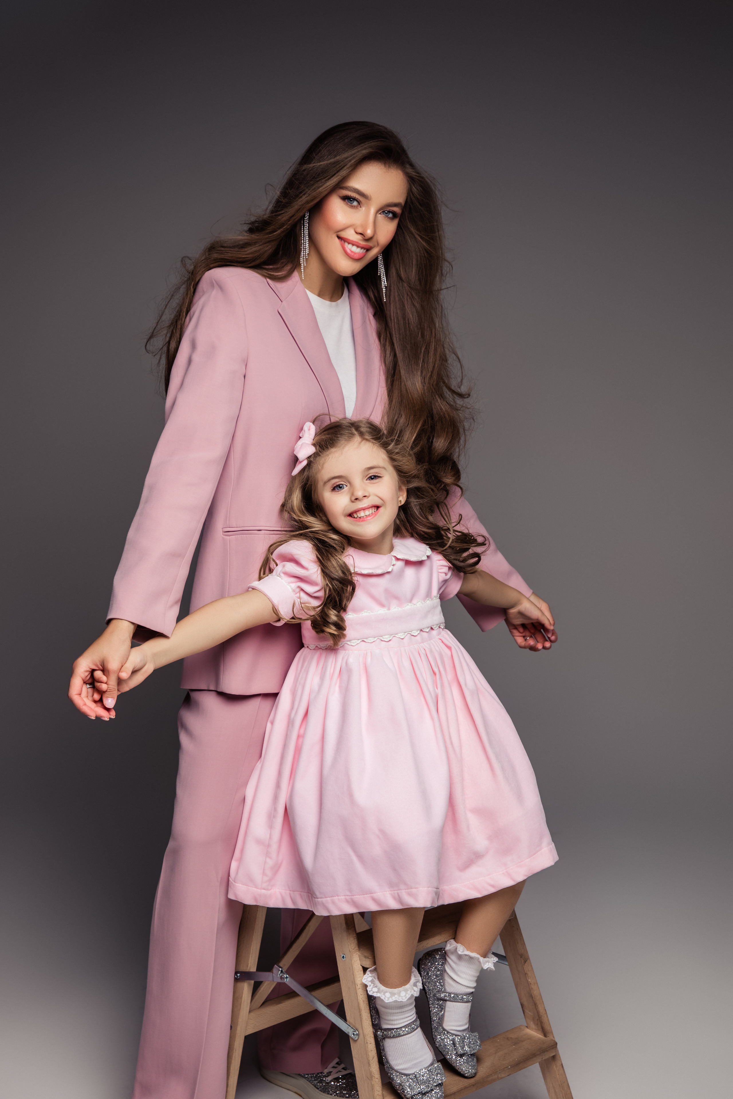 Ксения и Мира. NatalieDmi — фотосессия беременности, семейный фотограф, портрет