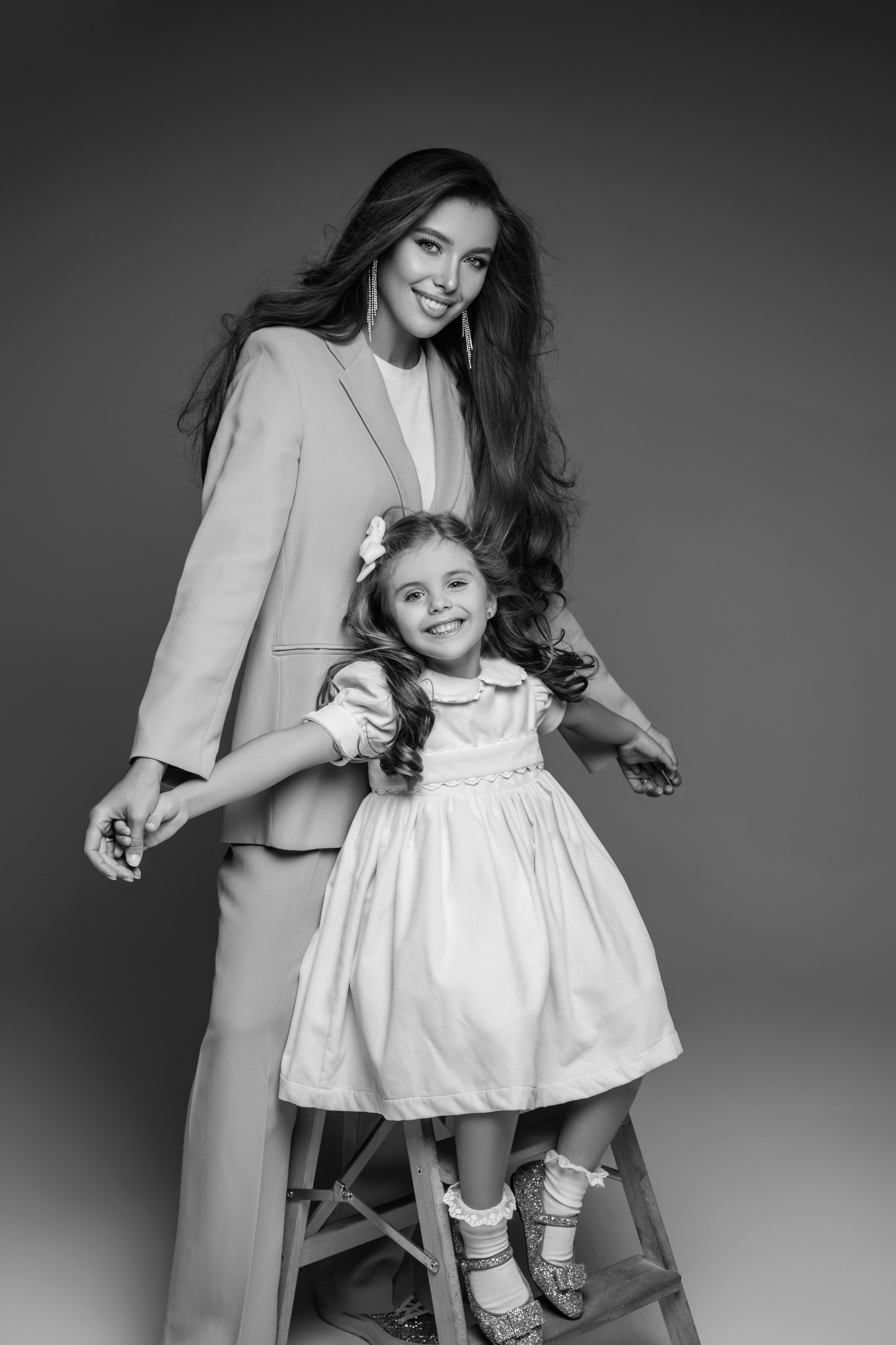 Ксения и Мира. NatalieDmi — фотосессия беременности, семейный фотограф, портрет