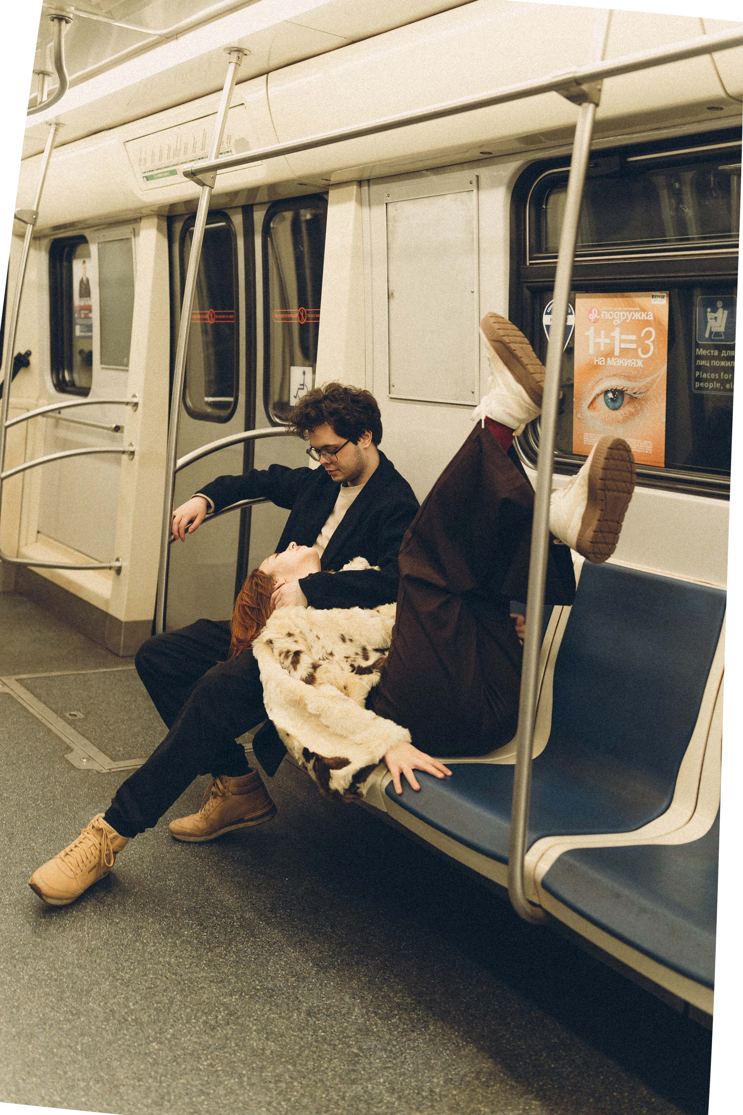 НОВОГОДНЯЯ ФОТОСЕСИИЯ ПАРЫ В МЕТРО ЛЮБОВЬ. Профессиональный фотограф, Санкт-Петербург — Виктория Богомолова