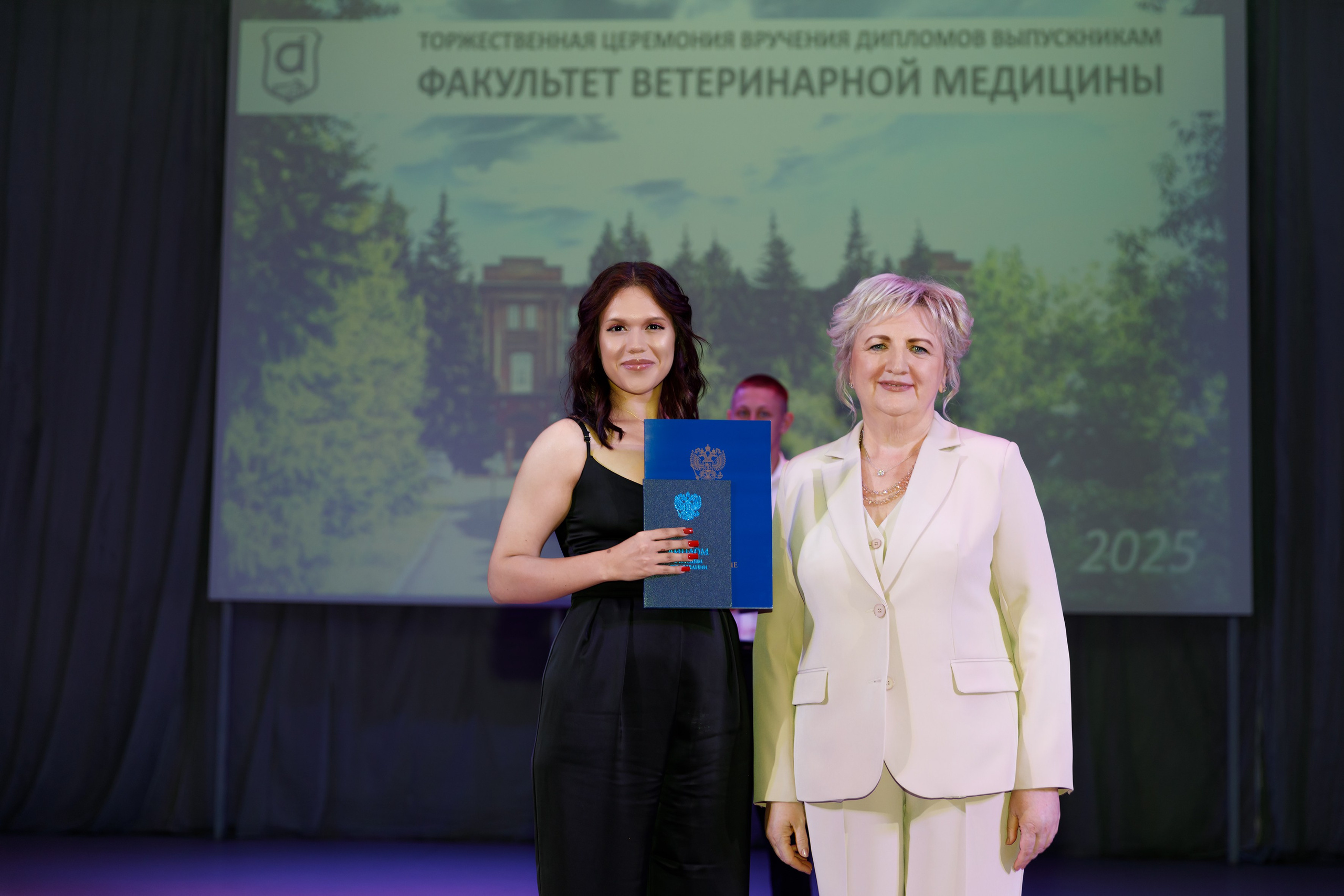 Дорога открыта. Фотограф Анна Телекаева, выпускные альбомы, семейные и репортажные съемки в Омске